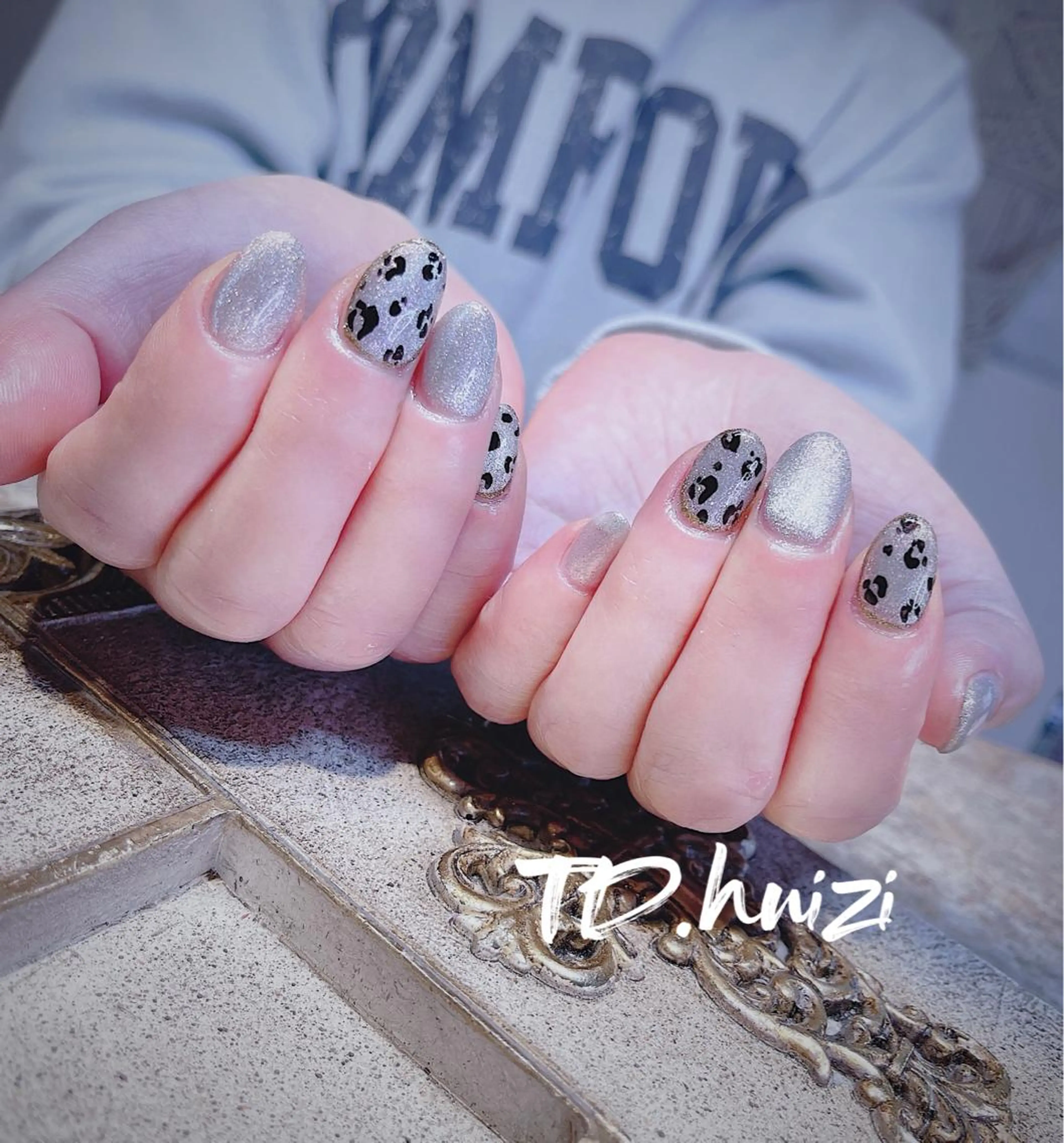 ミディアム めぐみのネイルサロン スタッフ練習のネイルデザイン