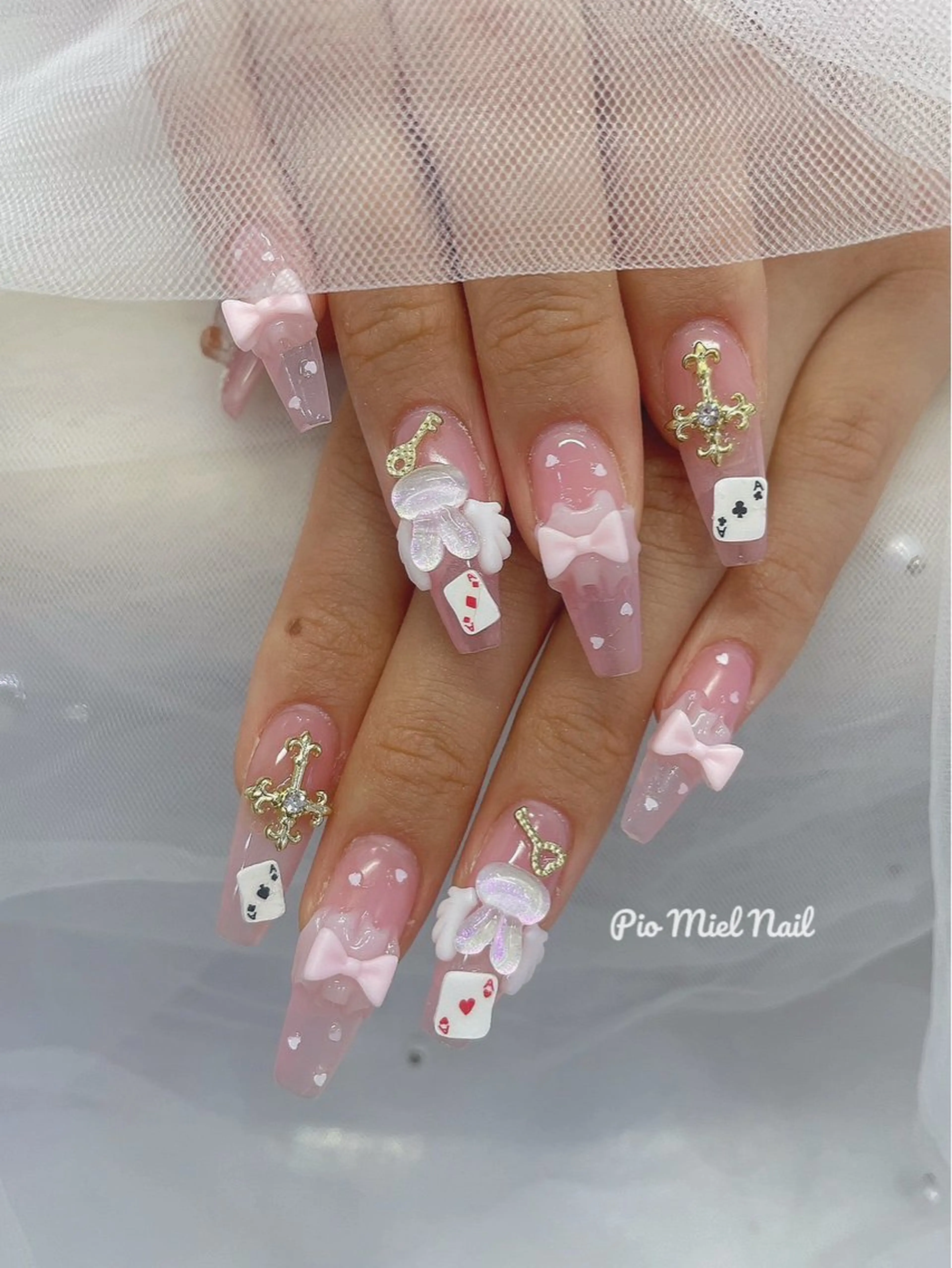 セミロング 韓国風ヘア Pio Mielのネイルデザイン