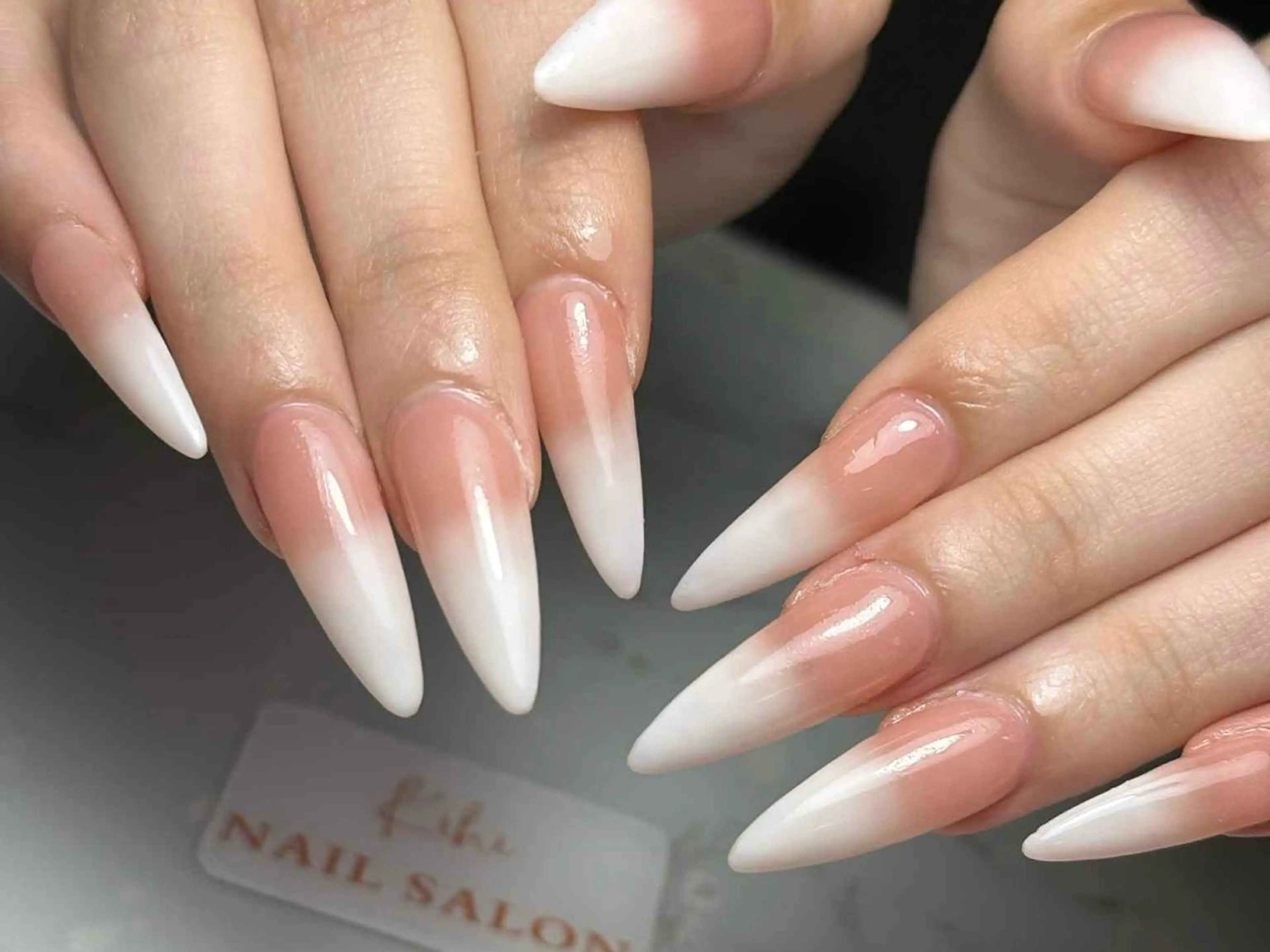 ネイル アートネイル フレンチネイル ジェルネイル グラデーション 韓国ネイル ハンドネイル さくら💮💮 【オフ無料】のネイルデザイン