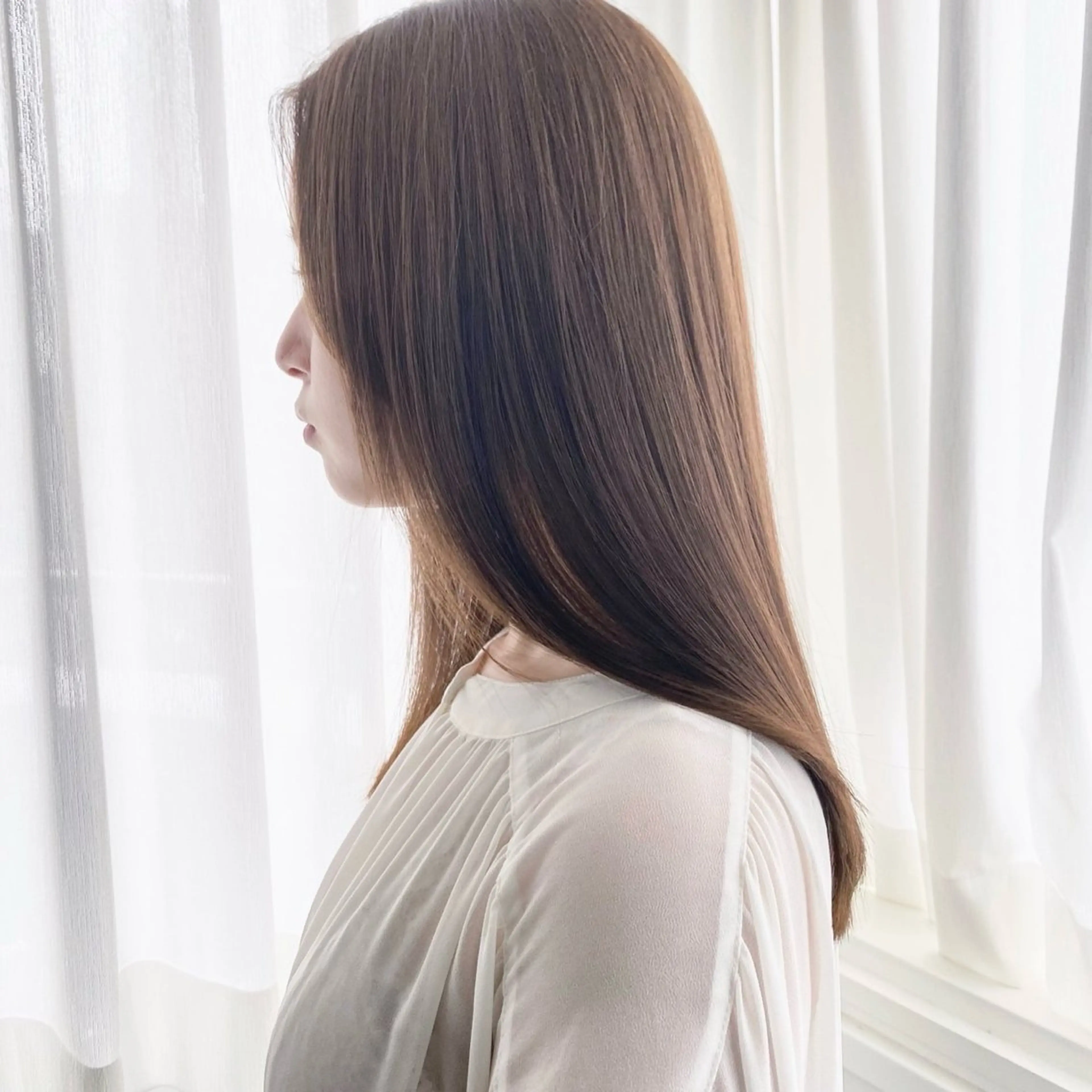 セミロング i’ll 夏希のヘアスタイル