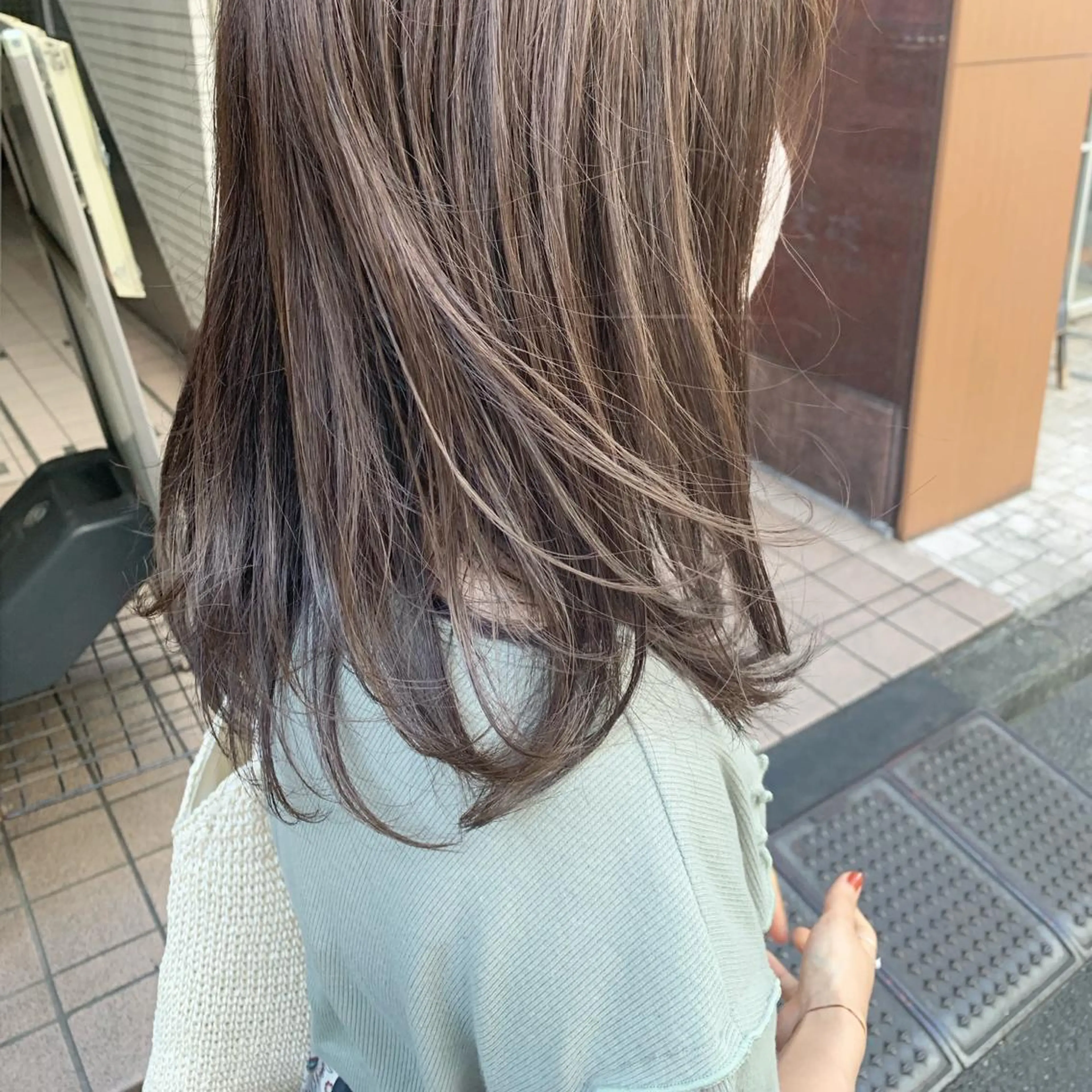 セミロング カラー ヘアアレンジ グレージュ 🫧透明感カラー/ ボブ/小笠原汐海🪽のヘアスタイル