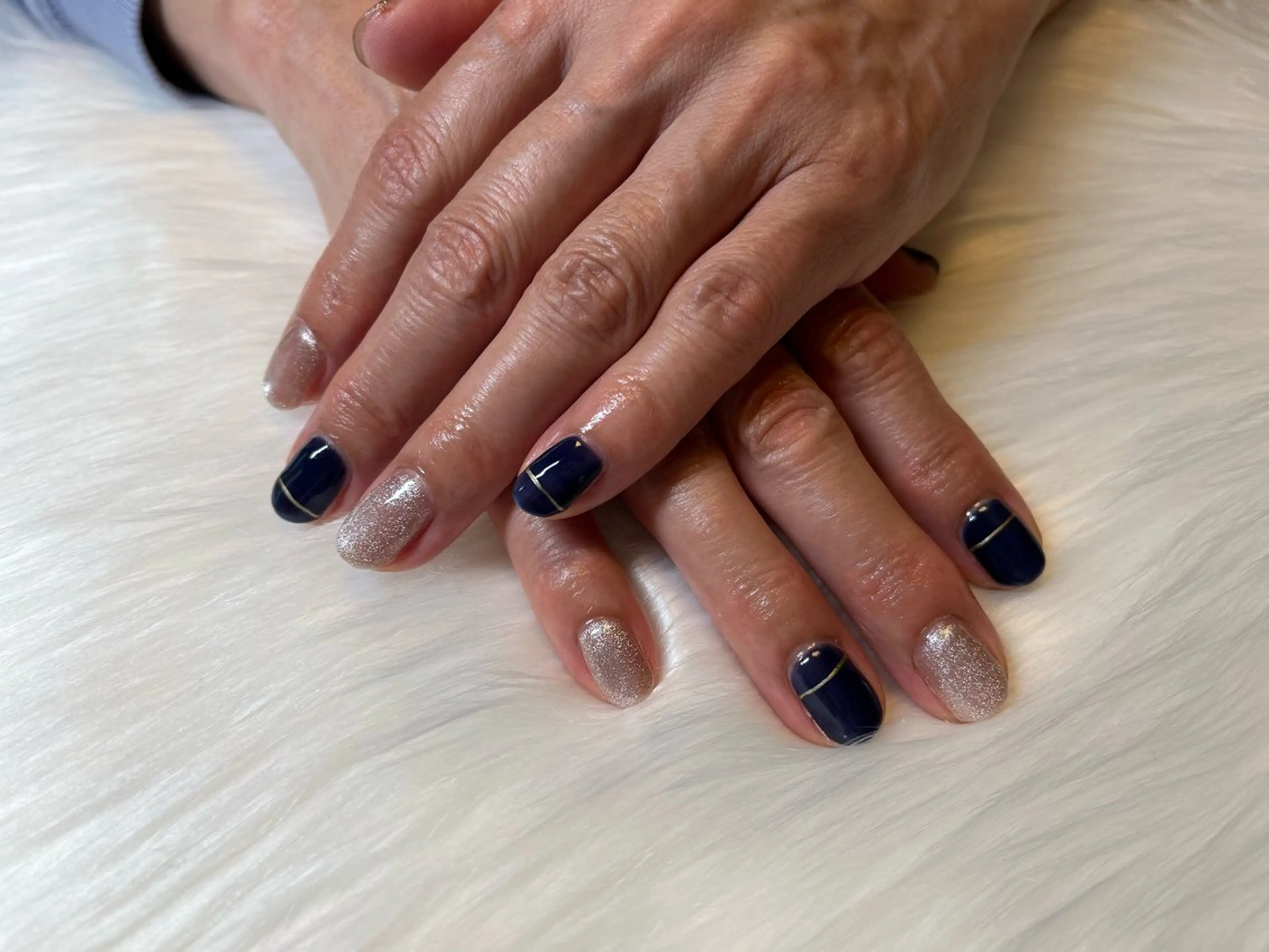 ネイル マグネットネイル ネイビー ネイルサロン flatのネイルデザイン