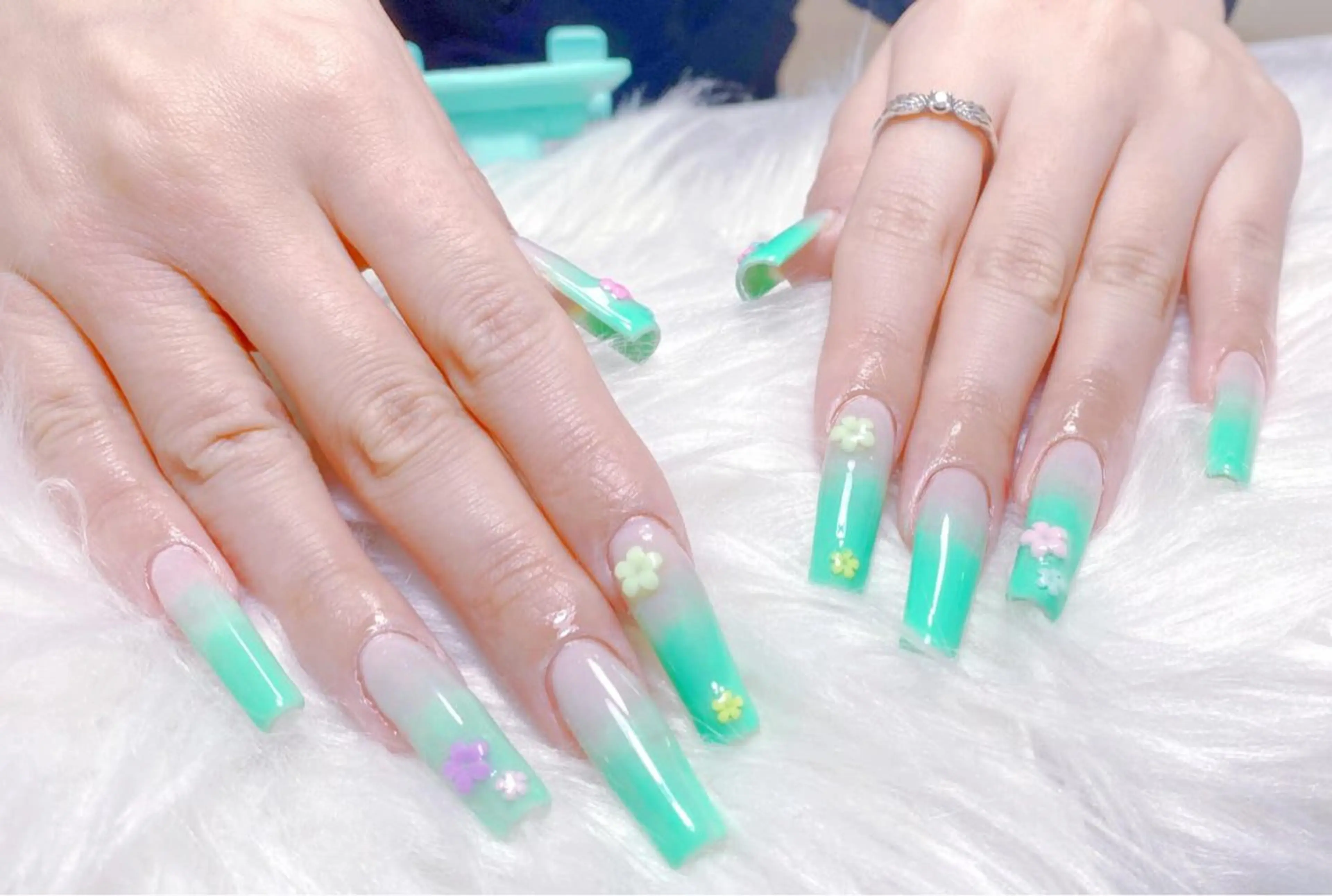 ネイル 小島 阿佑美のネイルデザイン