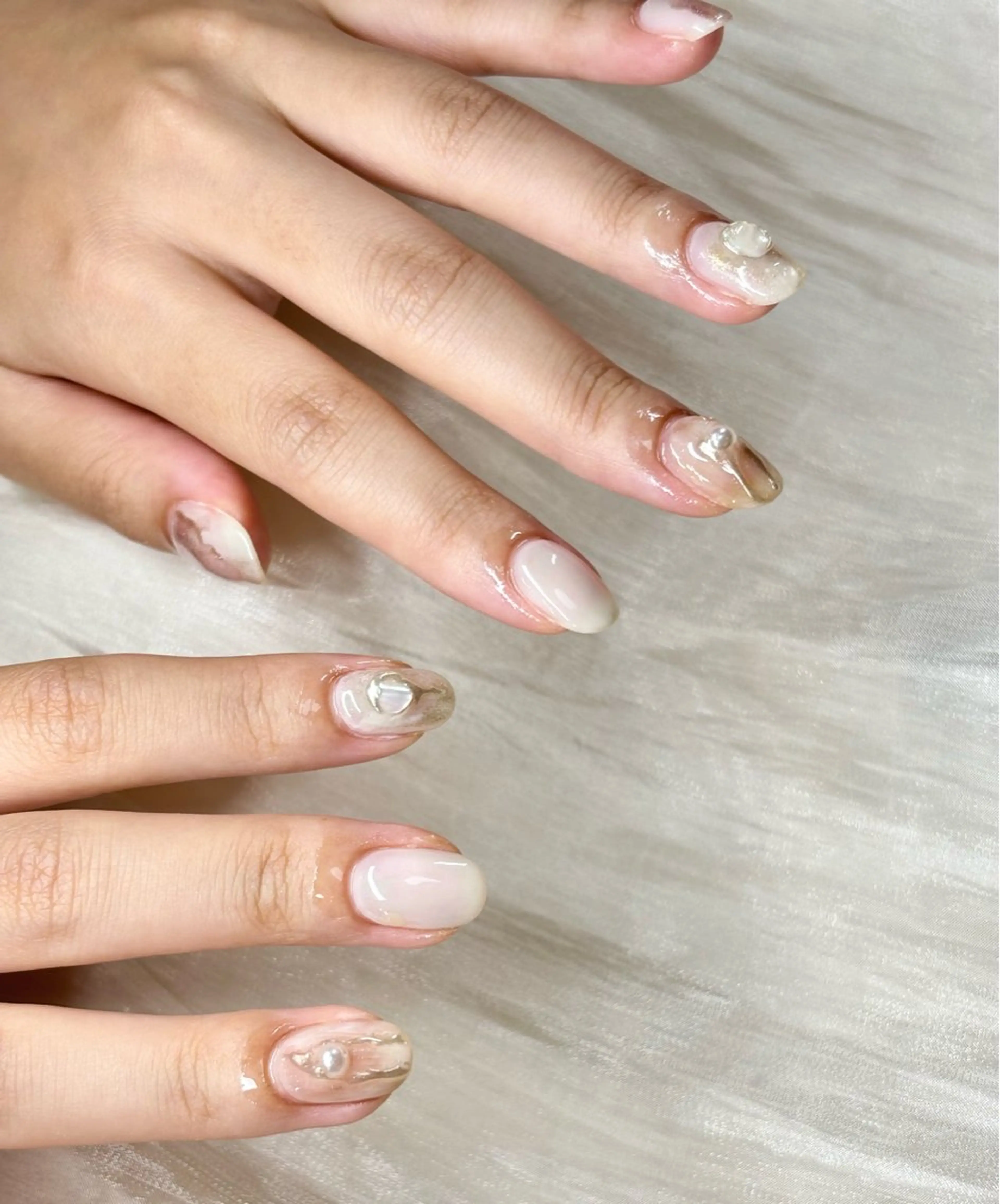 ネイル アートネイル ニュアンスネイル ETE LUNA NAILのネイルデザイン
