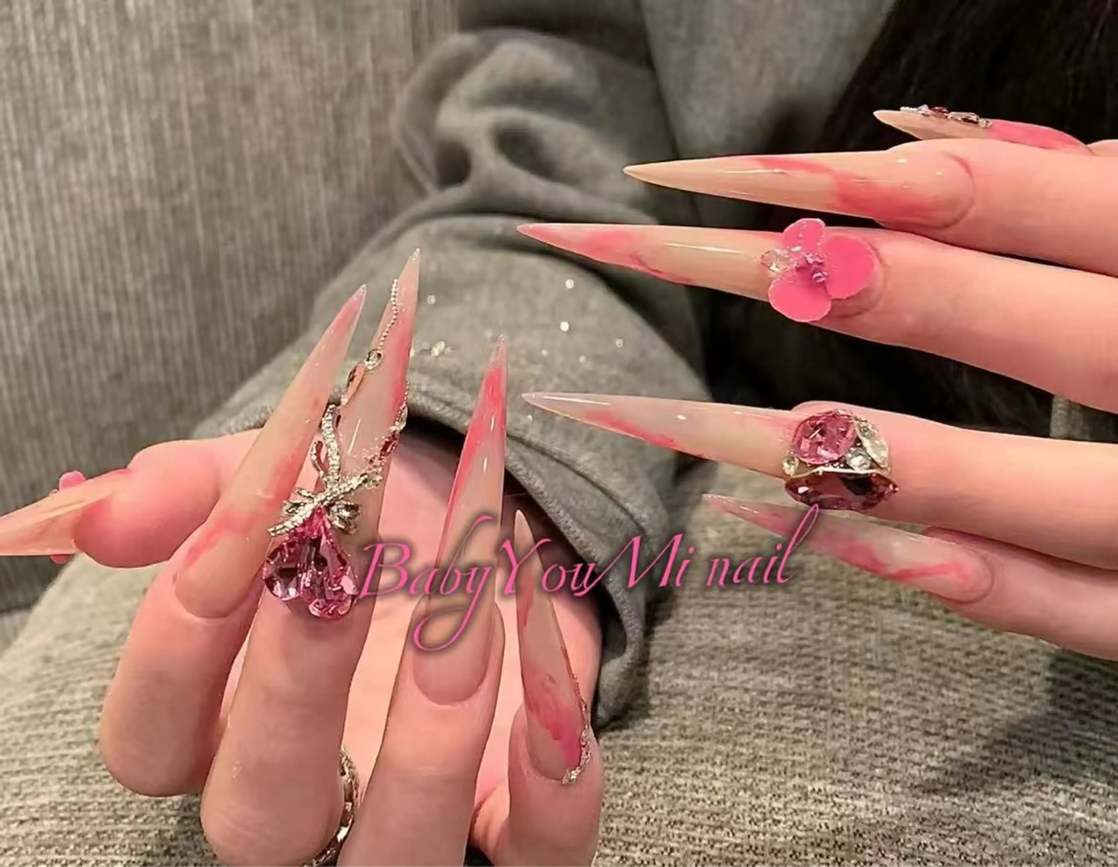 ネイル オーロラネイル フラワーネイル フットネイル フレンチネイル ジェルネイル ハンドネイル BabyYouMi nailのネイルデザイン