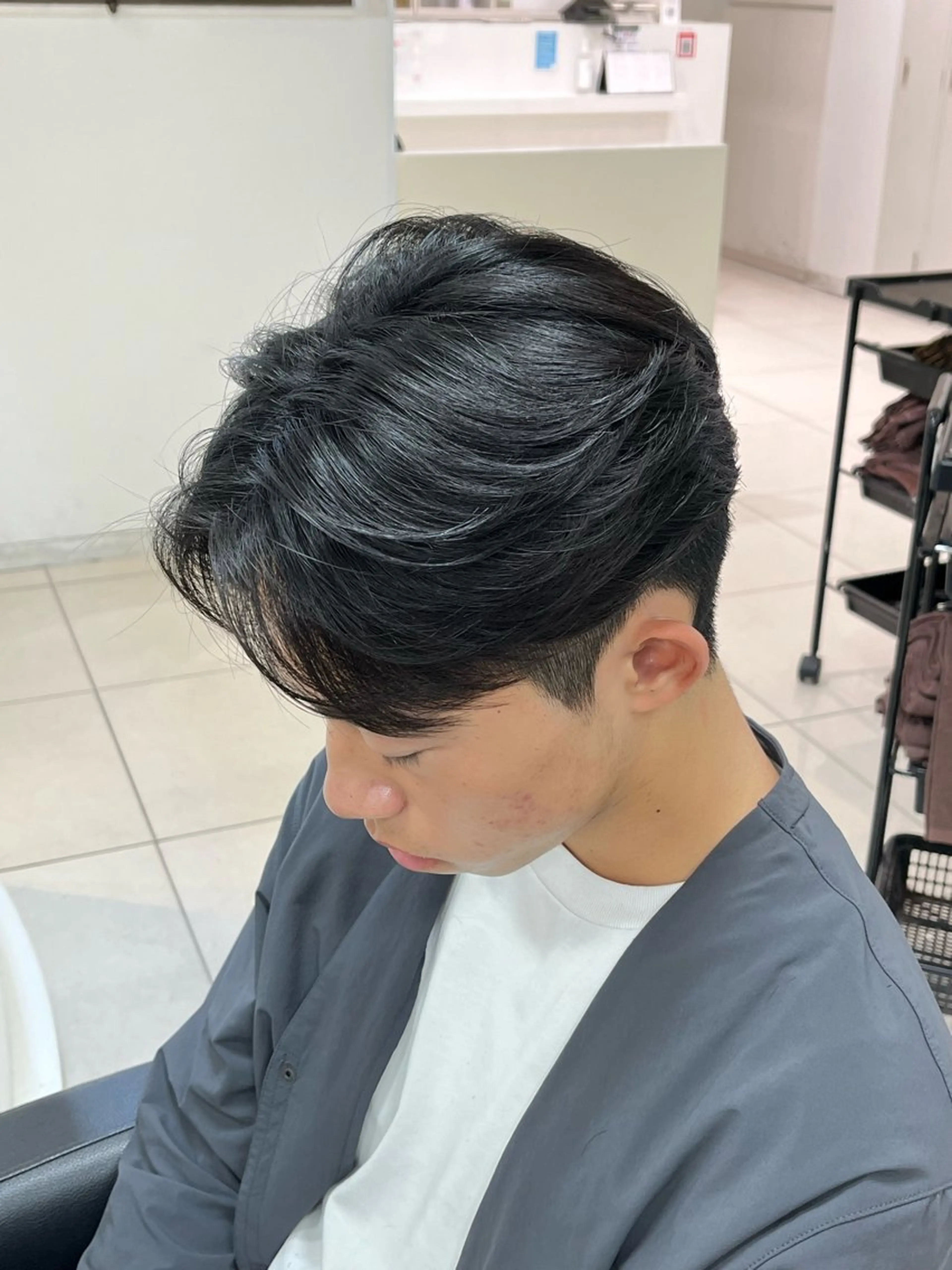 ショート カラー パーマ メンズ 【シャドウパーマ センターパート】義心のヘアスタイル