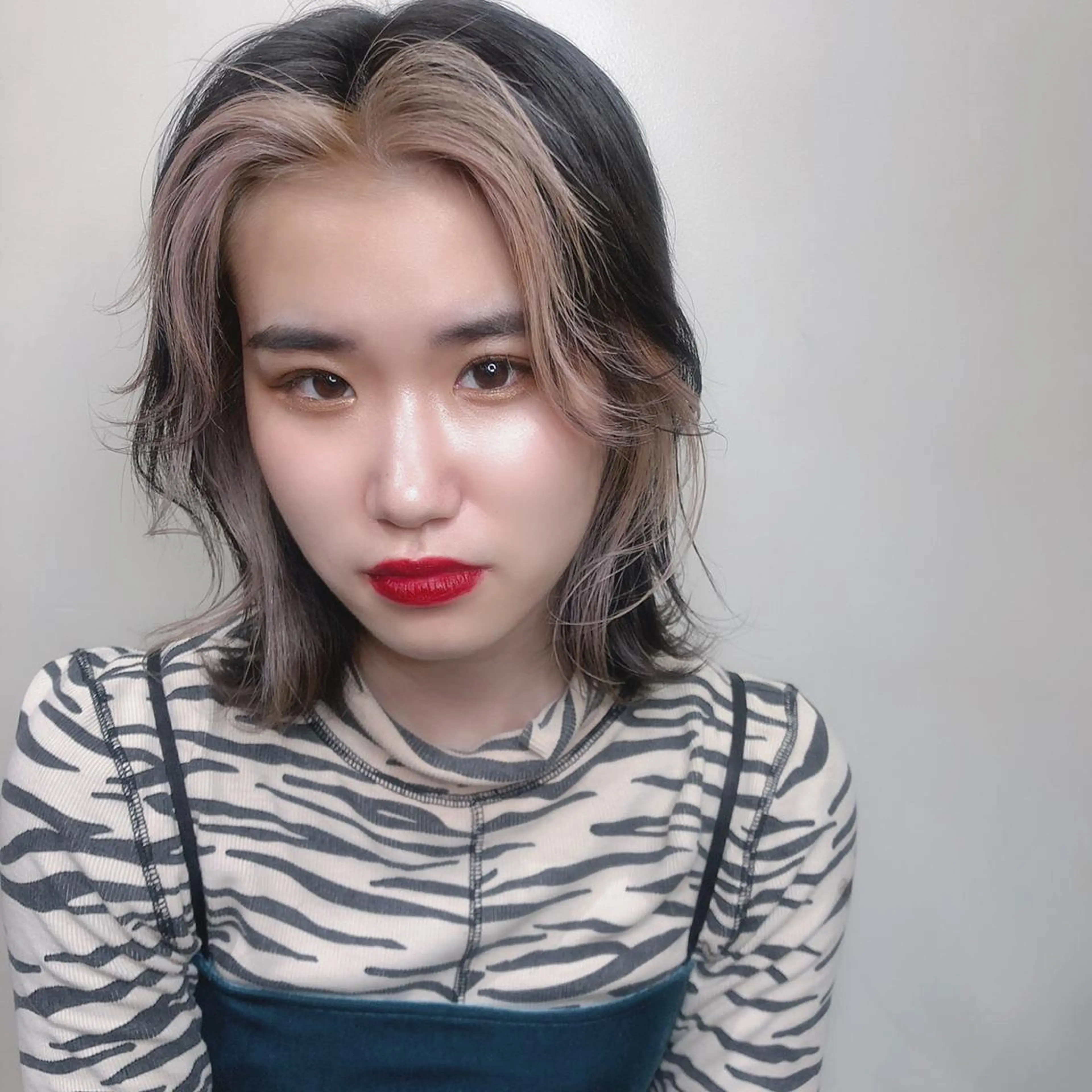 ミディアム カラー カット ヘアカラー パーマ 🇰🇷カルマパーマ kaito🇰🇷のヘアスタイル