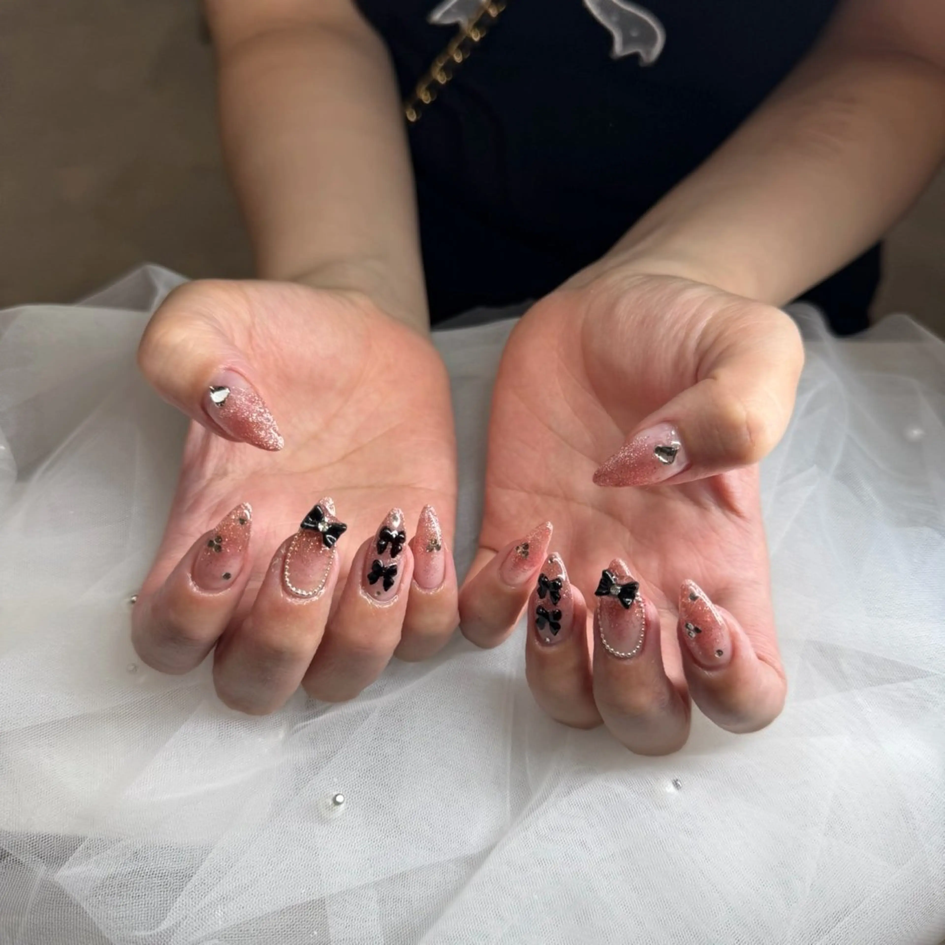 ネイル ラメ(グリッター) ニュアンスネイル ワンカラーネイル リボン シンプルネイル 梶野 友海華のネイルデザイン