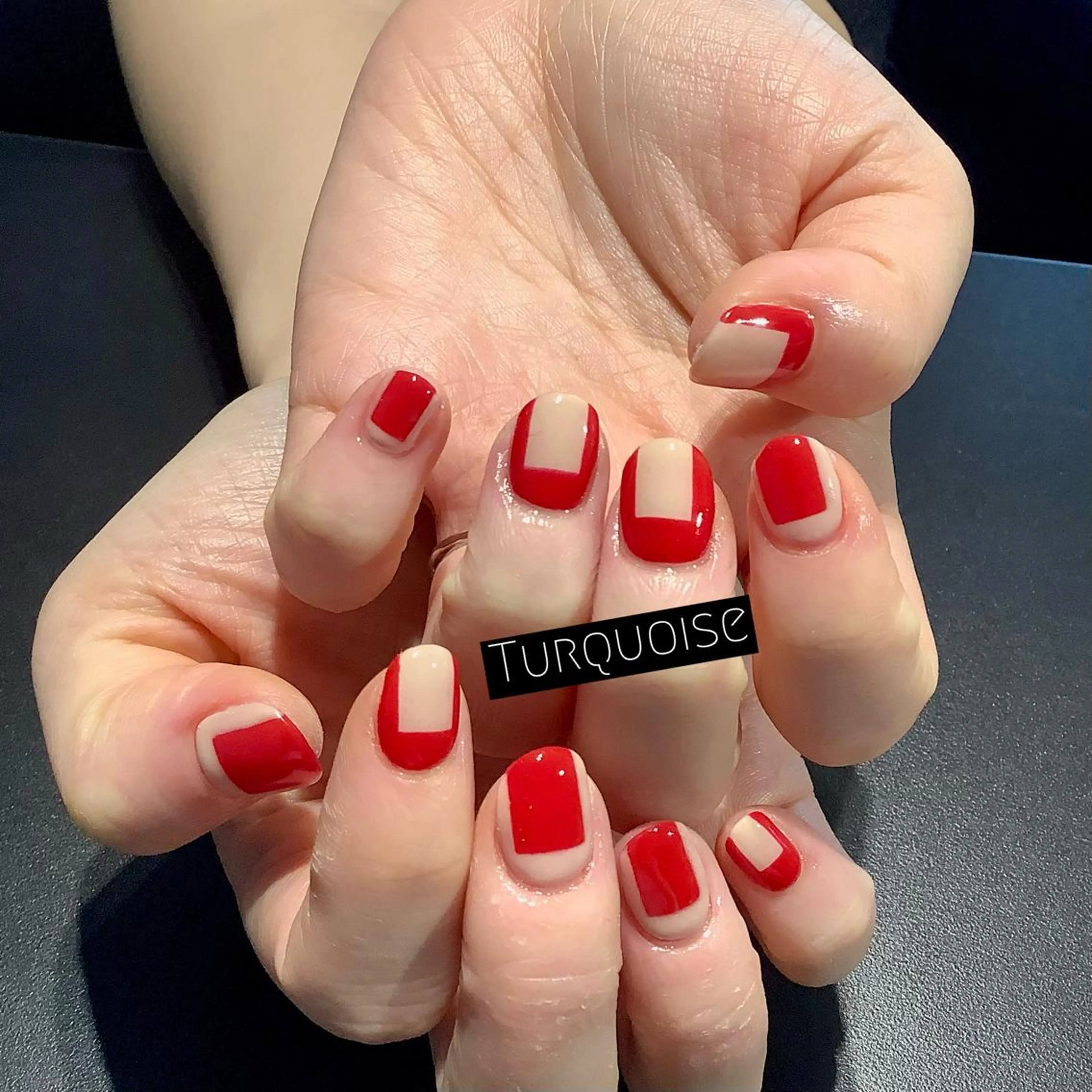 ネイル 個性派ネイルサロン 💅🏼ターコイズのネイルデザイン