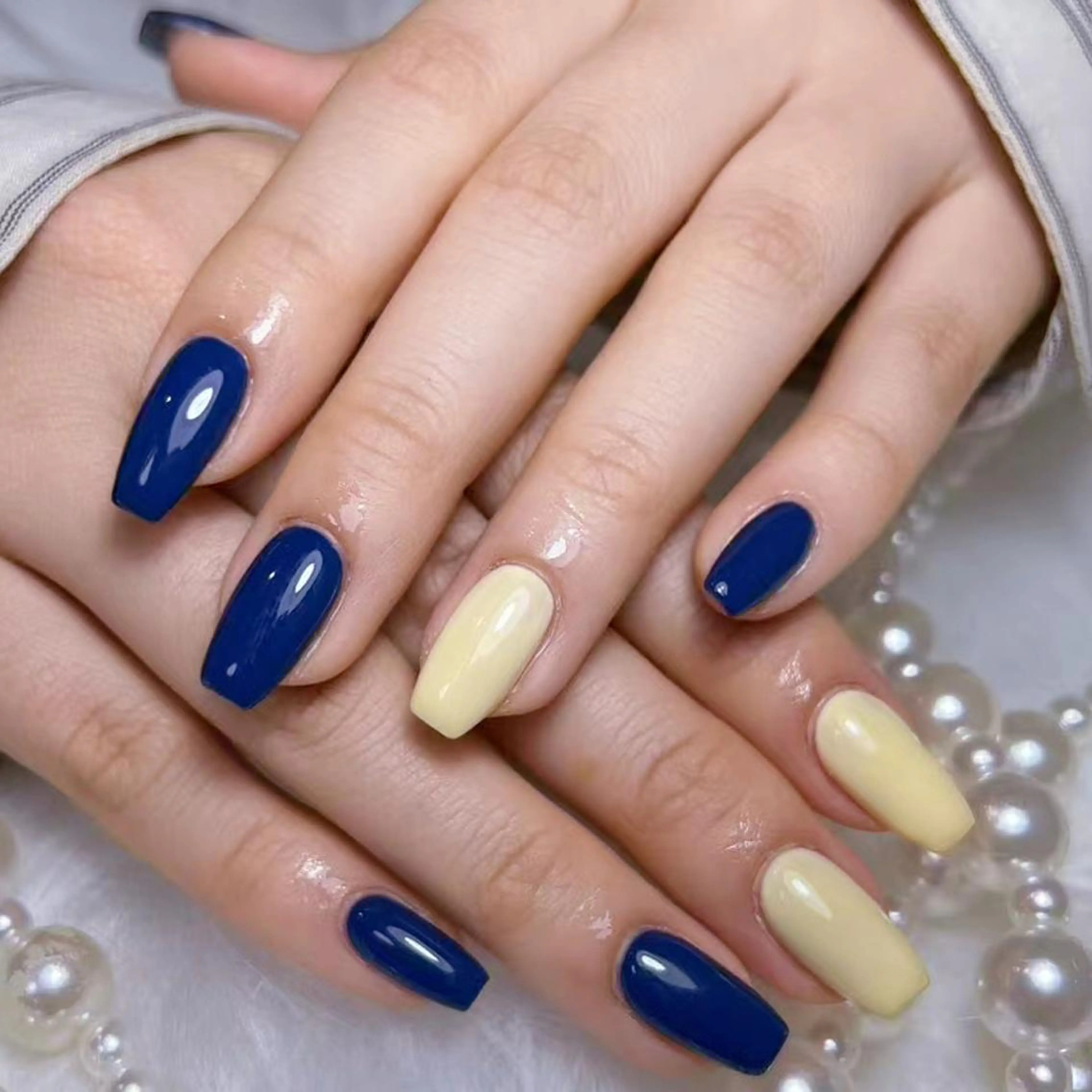 ネイル アートネイル オーロラネイル フラッシュネイル ガーリー キラキラネイル リナ 💅のネイルデザイン