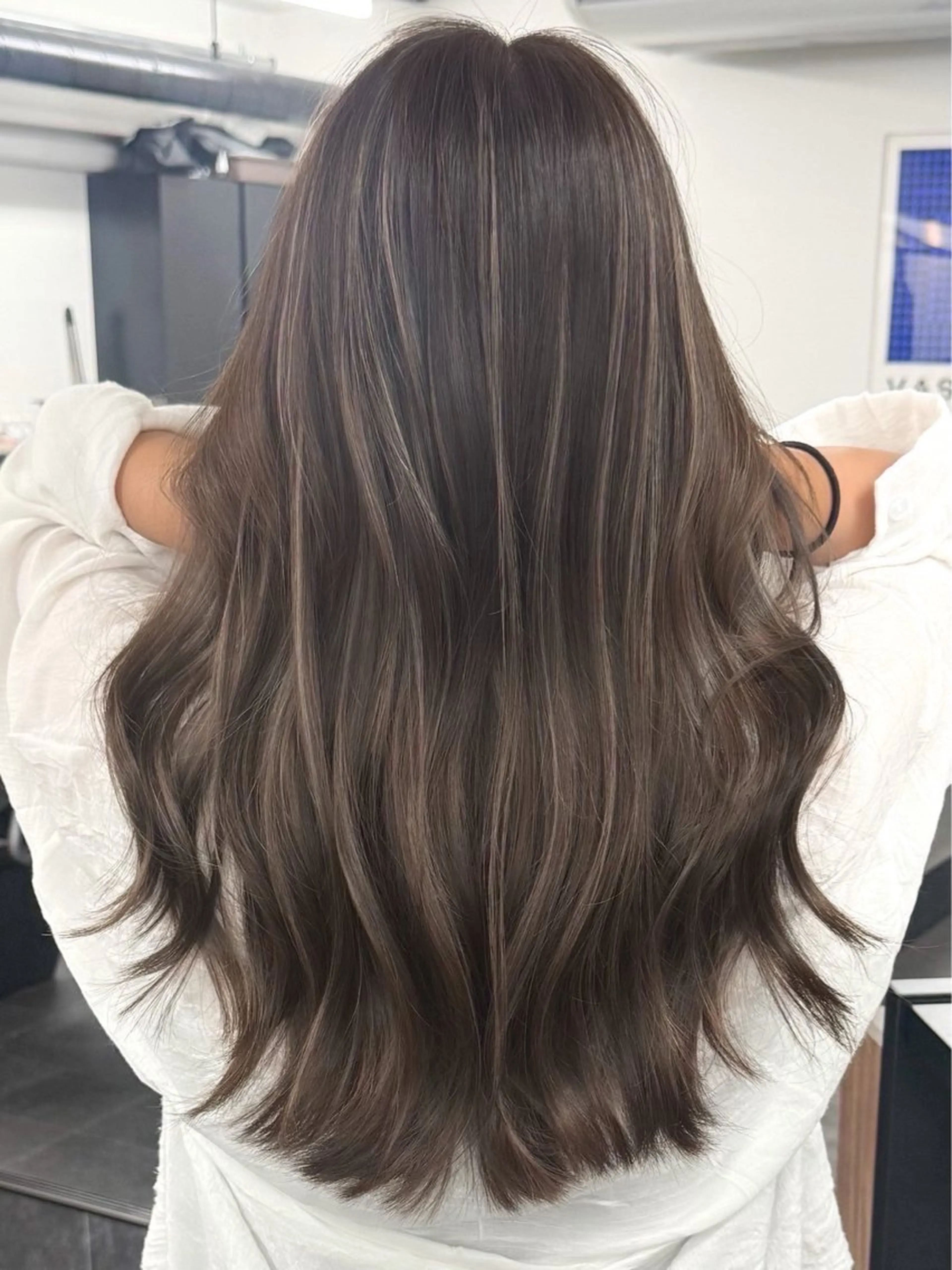 ロング カラー ハイライトカラー ハイライト 新實 ゆりあのヘアスタイル