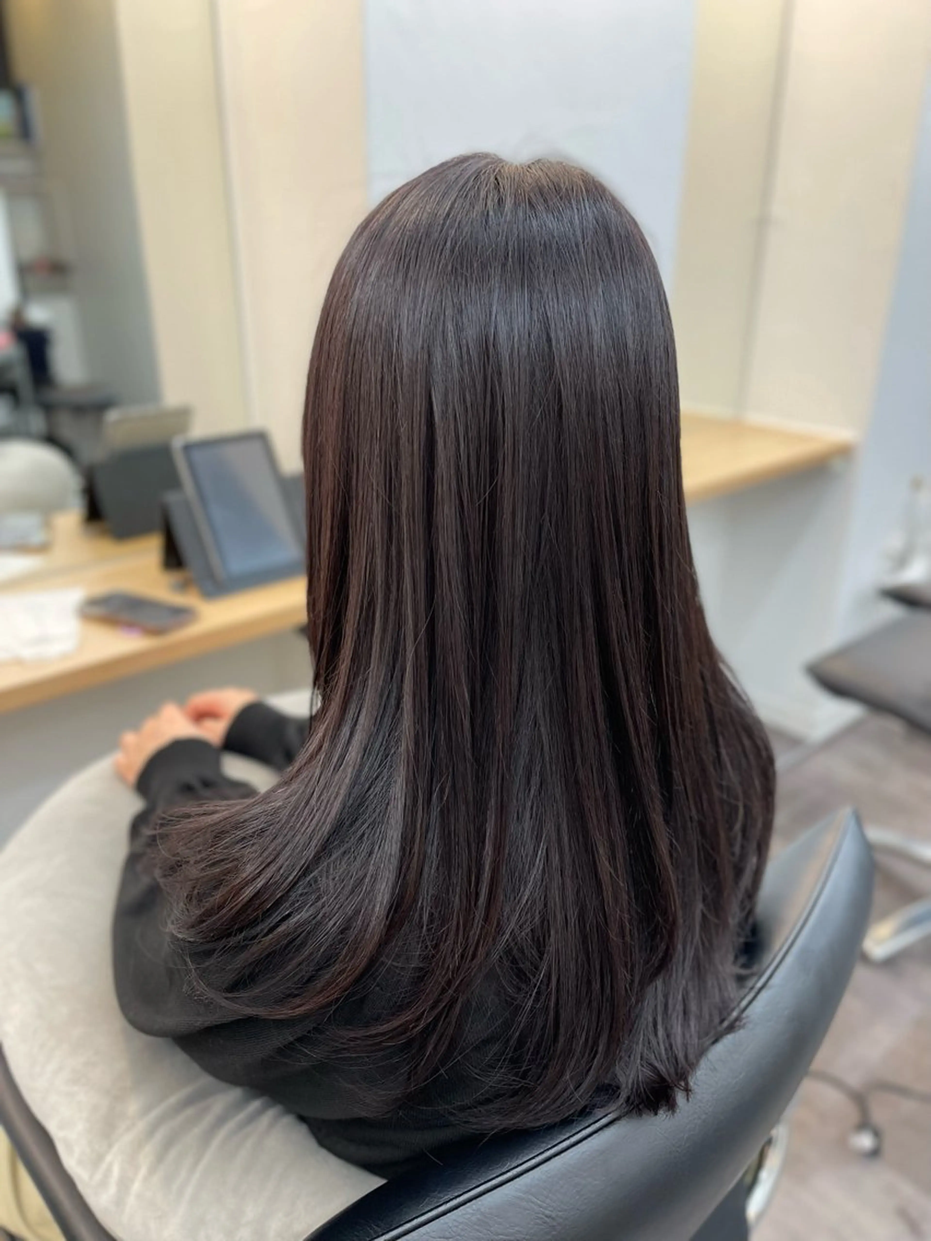 セミロング カラー カット ヘアカラー トリートメント WISTERIA P LUS1 ikumiのヘアスタイル