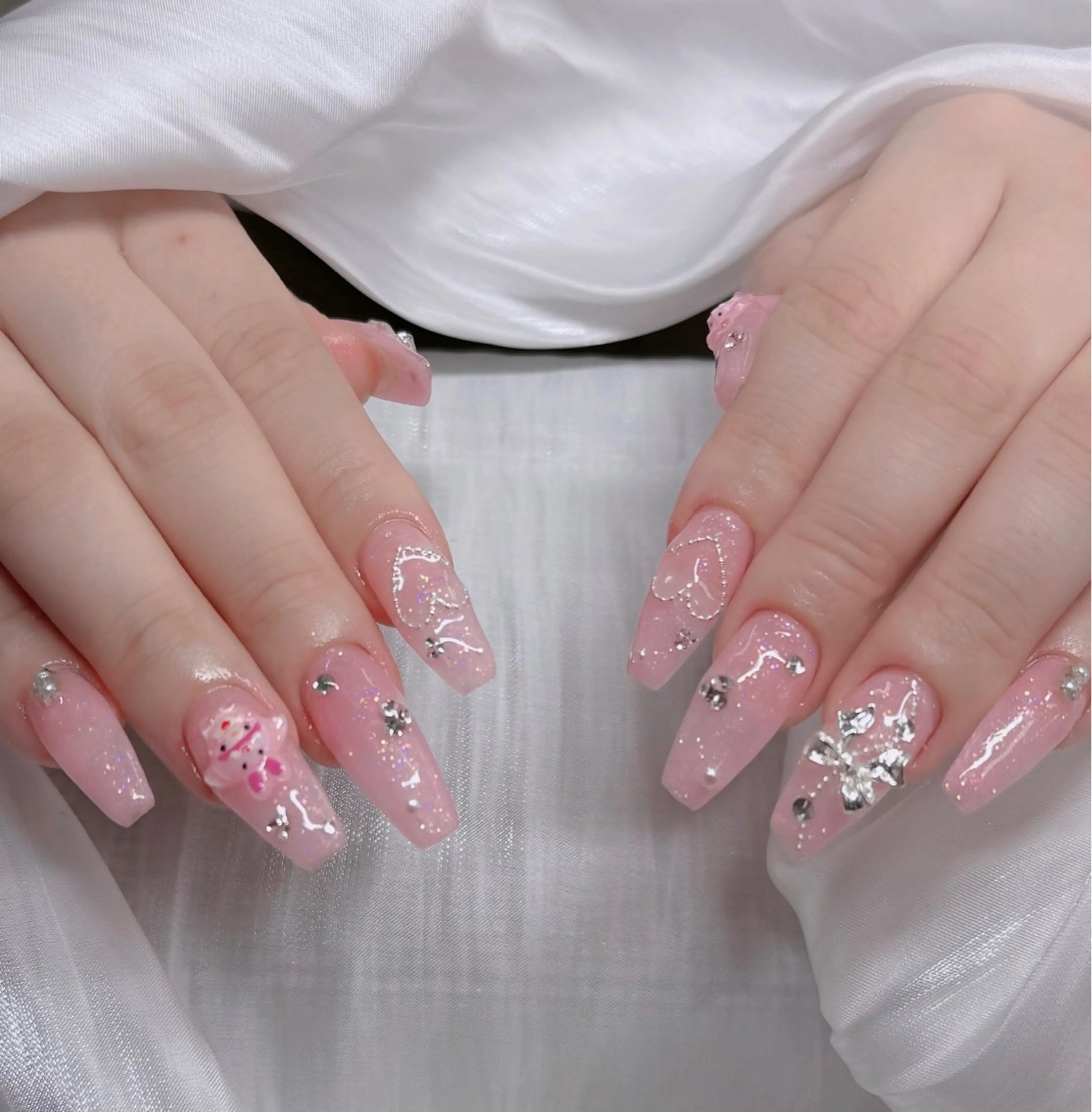 ネイル オーロラネイル フレンチネイル ジェルネイル ハロウィン キラキラネイル H.baby Nail Salonのネイルデザイン