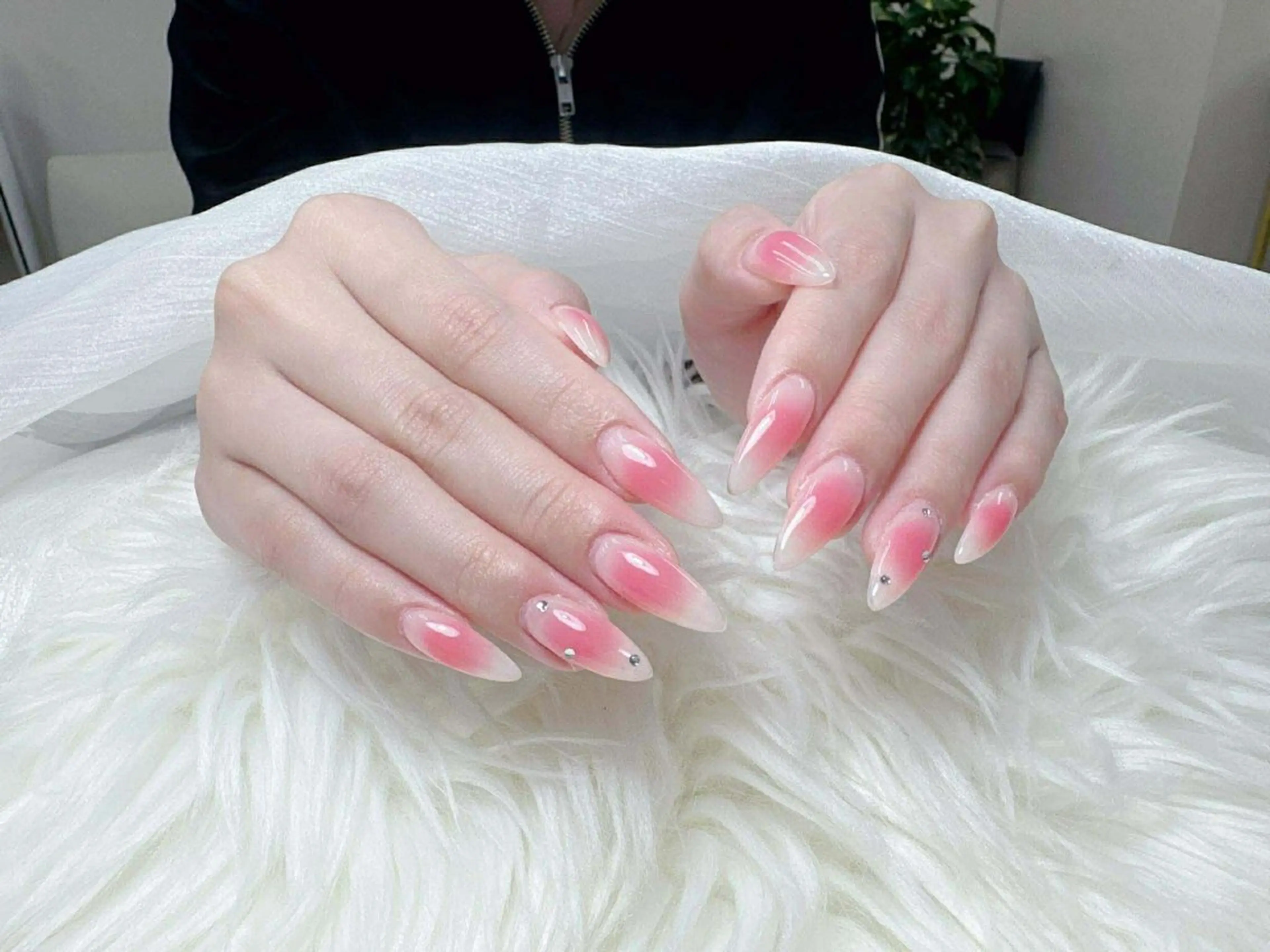 マグネットorカラーグラデーションorフラッシュネイルor チックネイル6400円->5500の写真