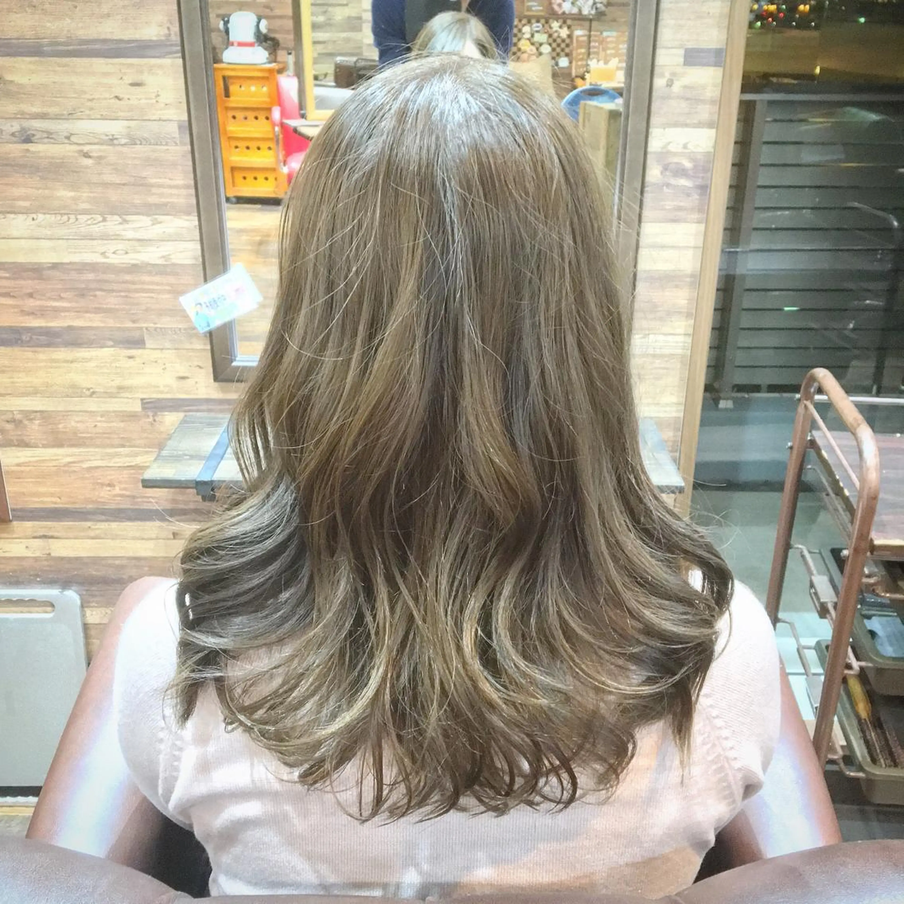 セミロング カラー アッシュ ブリーチ ミント ブリーチなしカラー バイオレットカラー 川名 充✂️のヘアスタイル