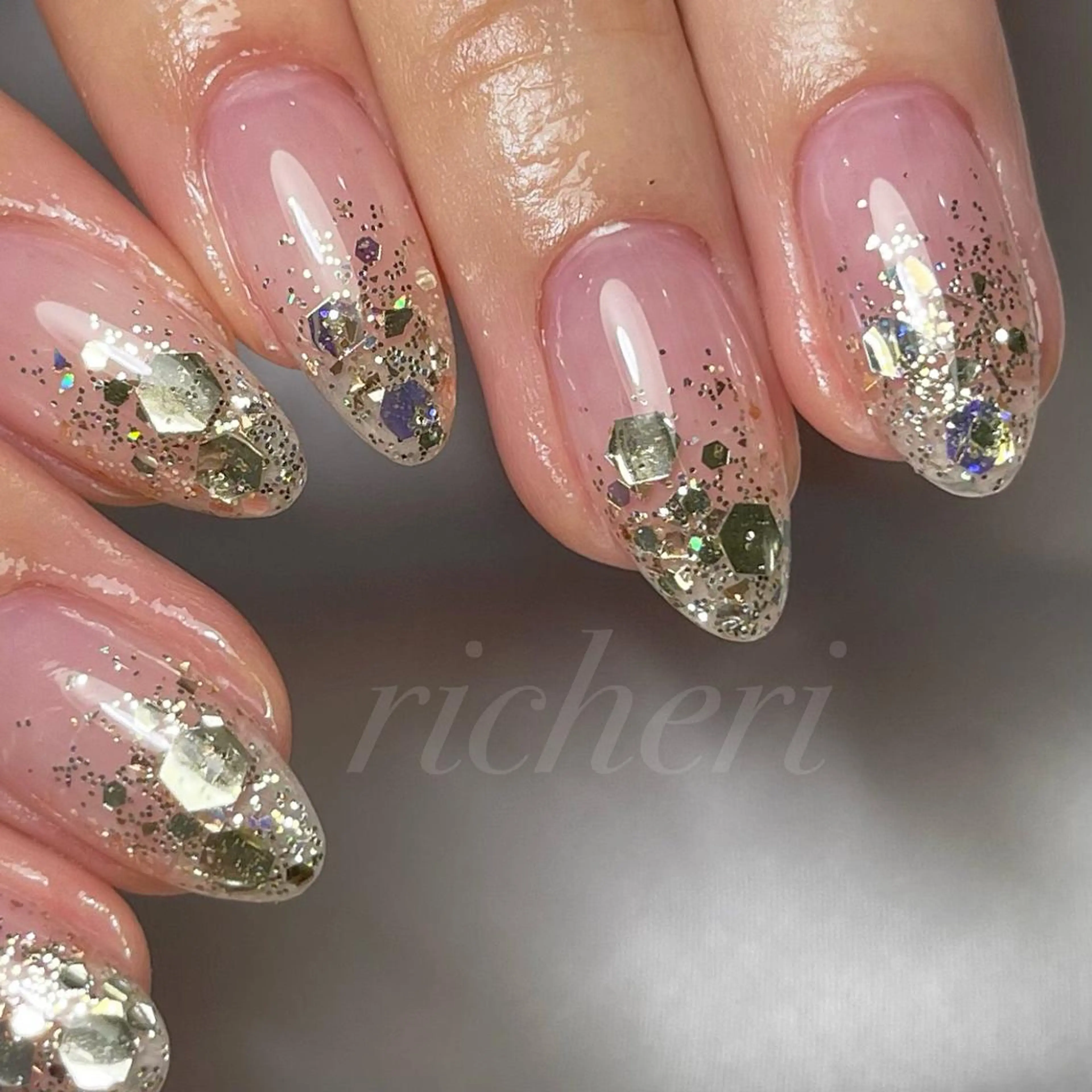 ミディアム ネイル ハンドネイル richeri beautyのエステ・リラクイメージ