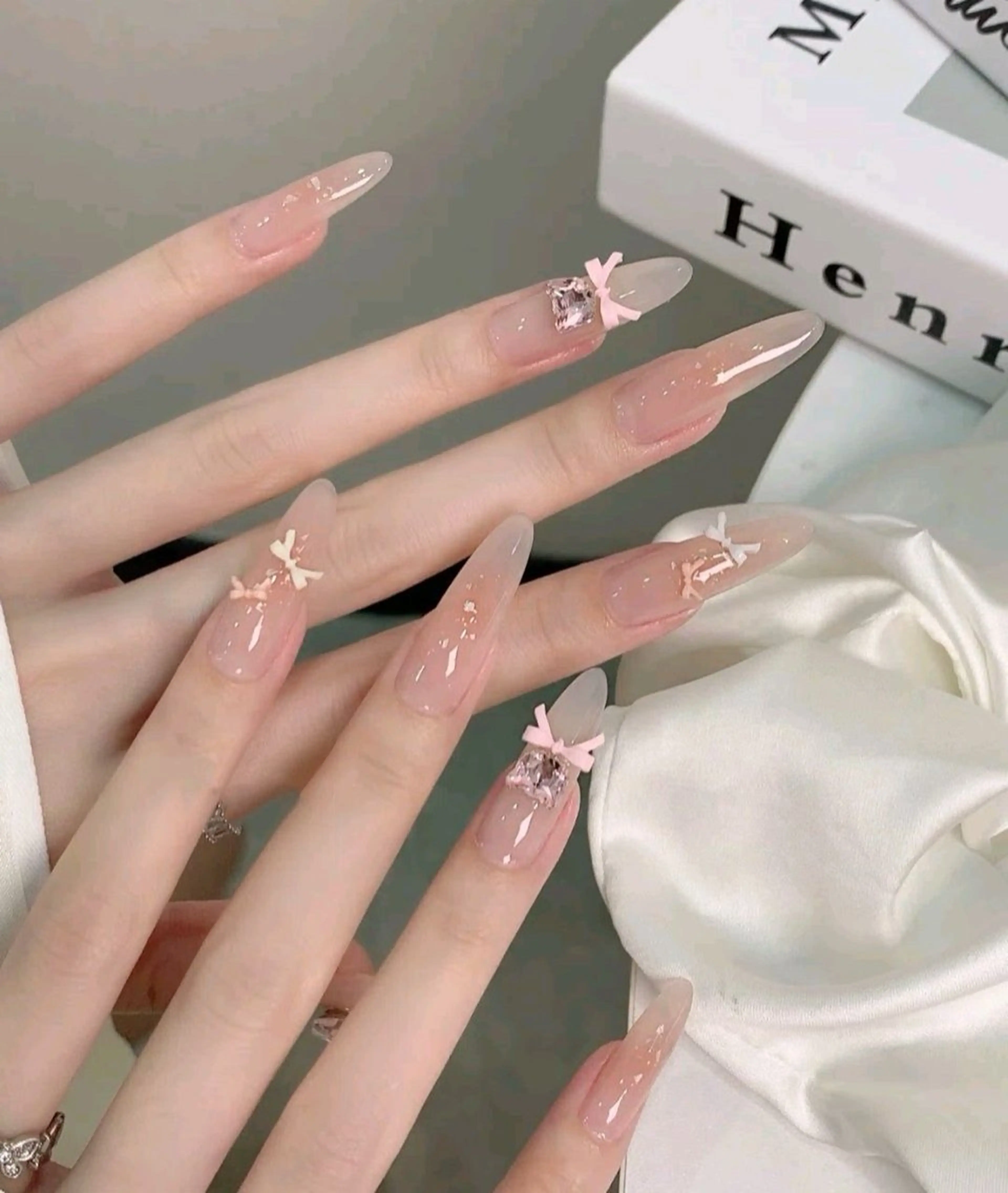 カラー グラデーションカラー ピンクカラー ハンドネイル AIN Nailのネイルデザイン