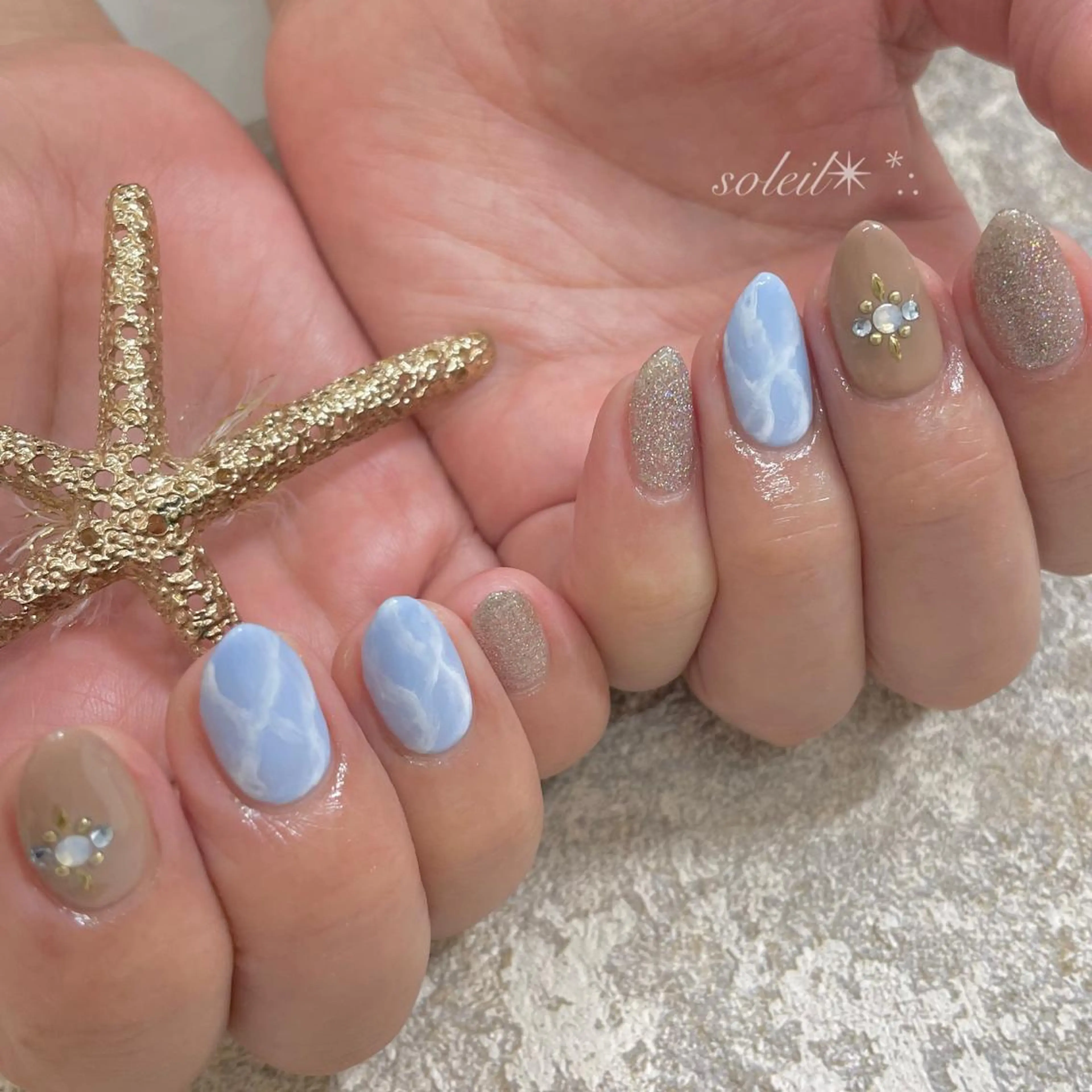 ネイル クリアネイル フラッシュネイル ジェルネイル ラメ(グリッター) 大理石ネイル(マーブル) 粟津 美紀のネイルデザイン