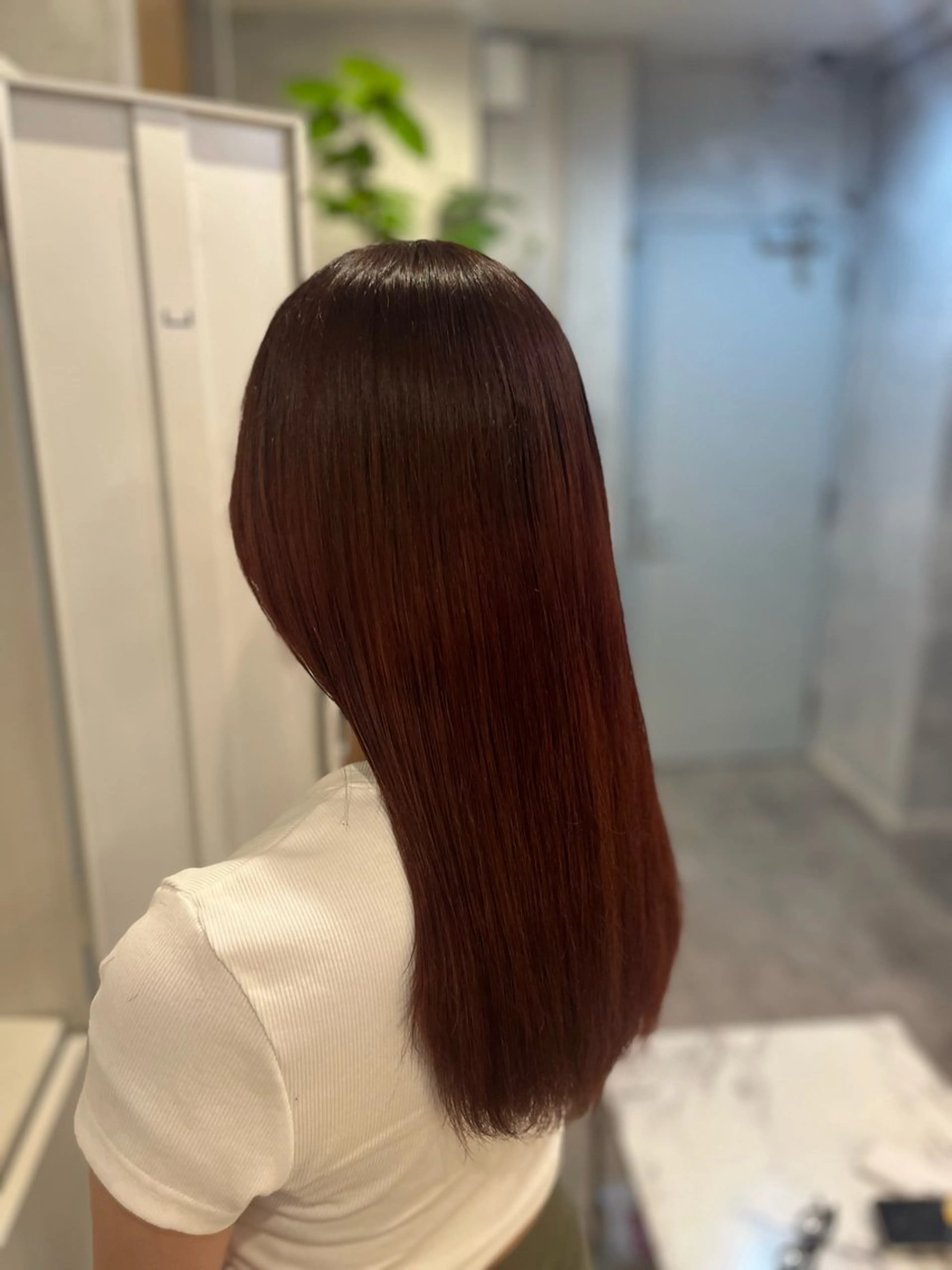 セミロング 佐伯 美麗のヘアスタイル
