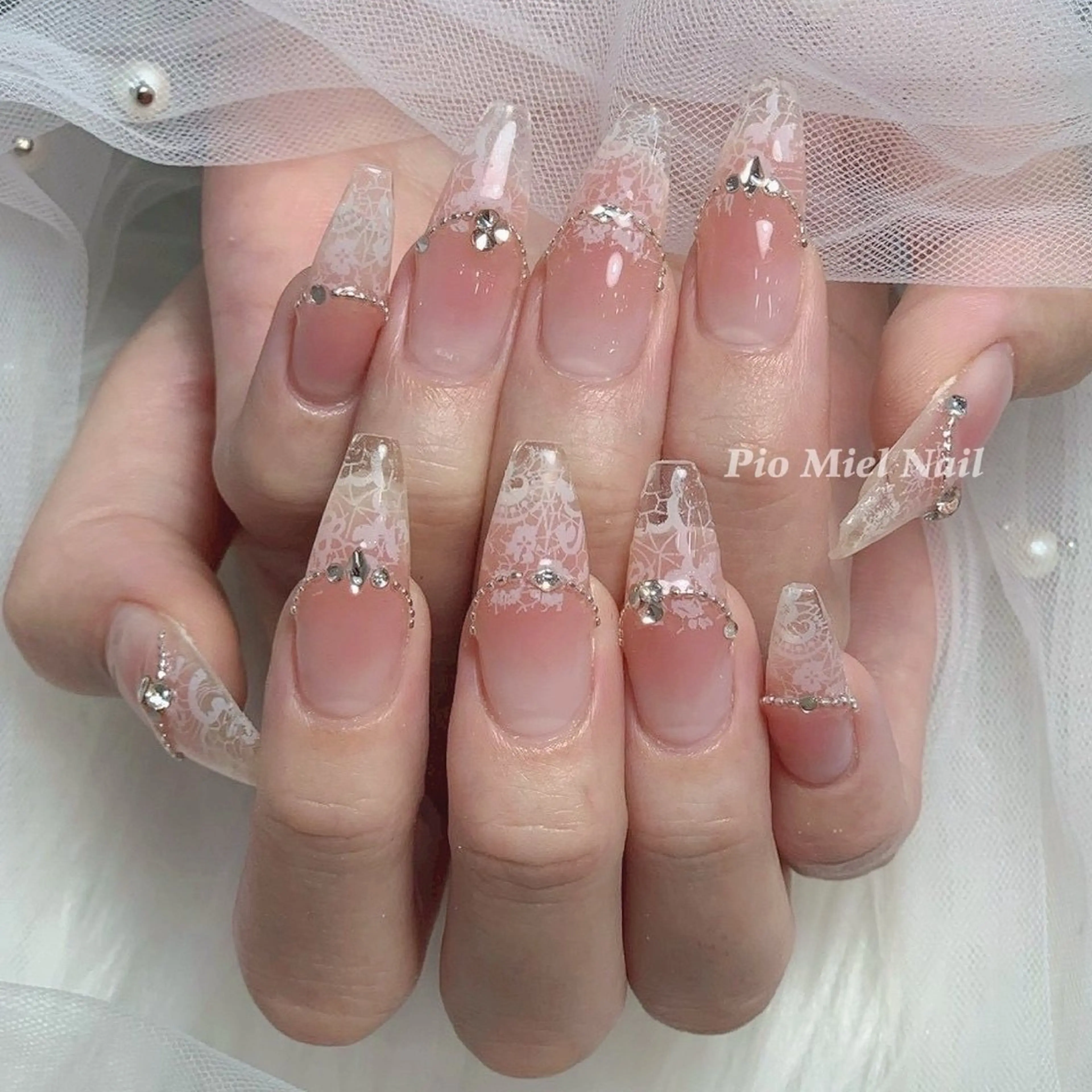 ネイル ハンドネイル HANA 長さだしのネイルデザイン