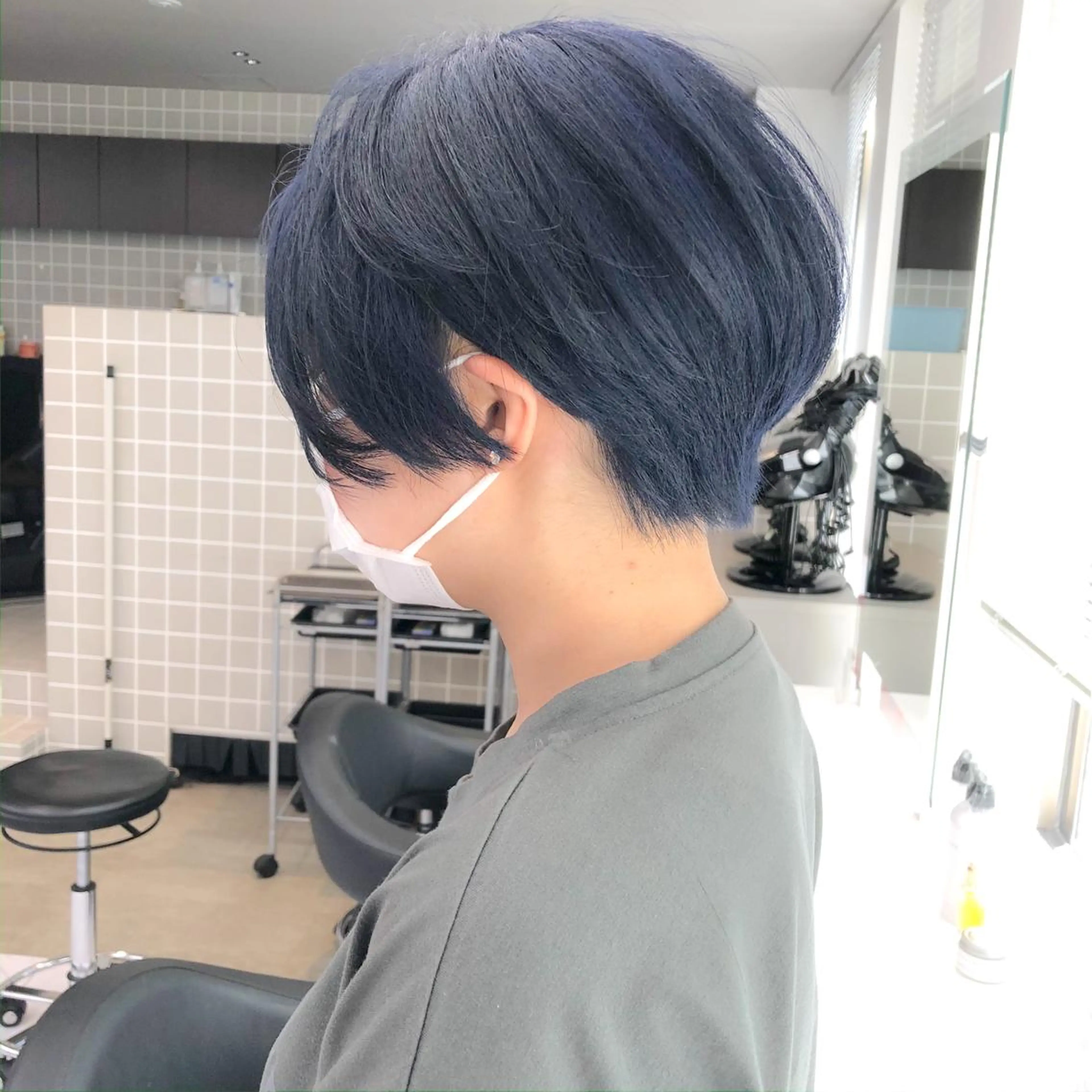 ミディアム カラー カット ヘアカラー ハイトーン×レイヤー カットTAKUMIのヘアスタイル