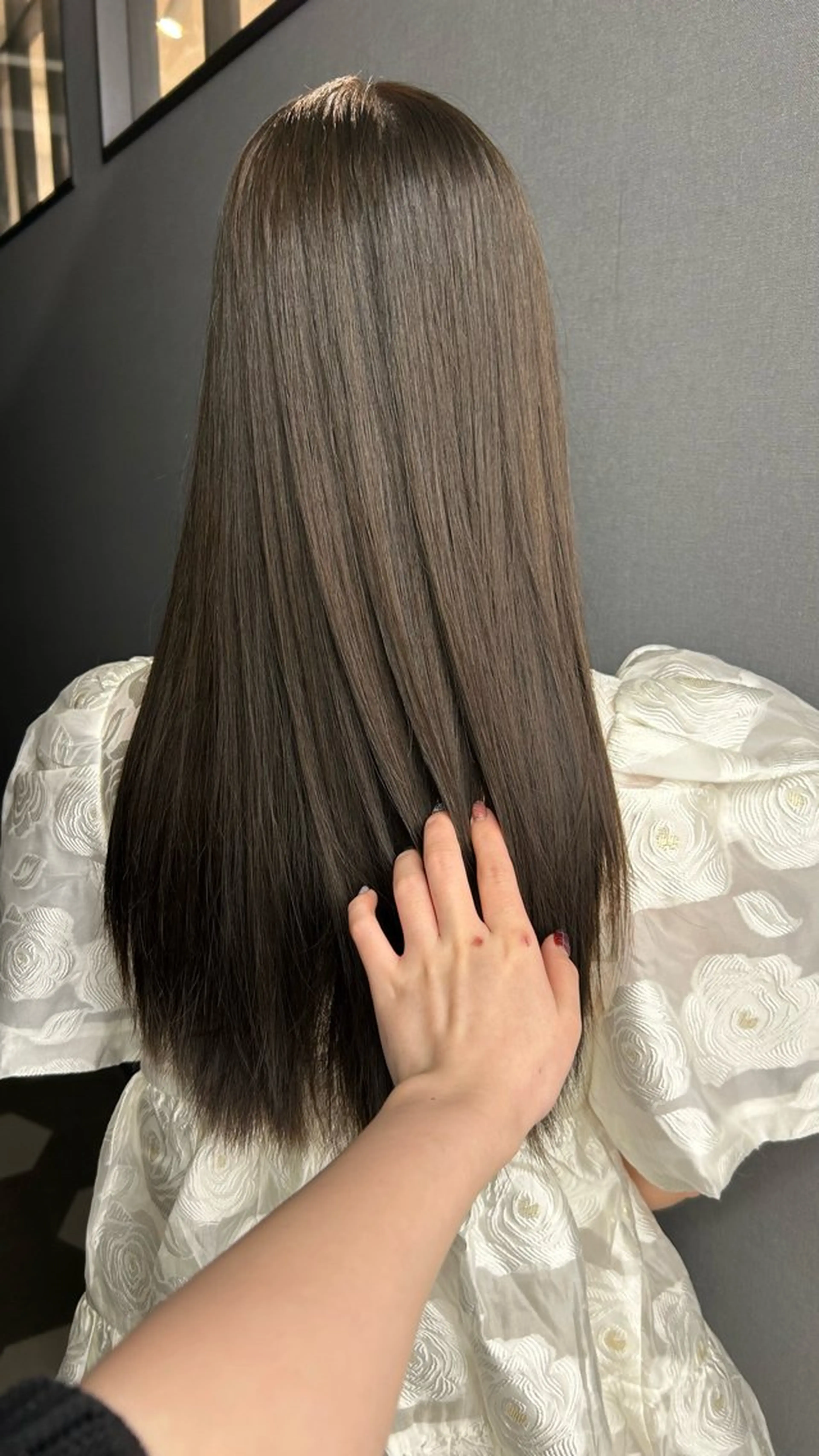 セミロング くろかわ まいのヘアスタイル