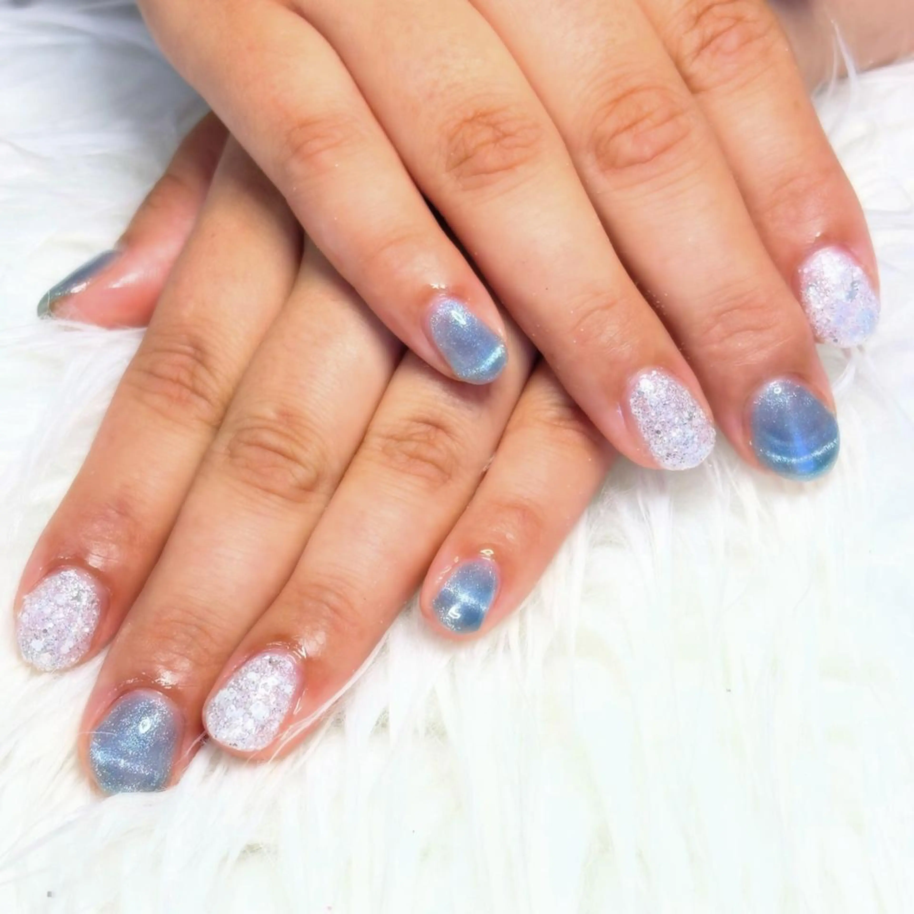 ネイル ブルー フットネイル シルバー ハンドネイル ハンドケア 菊嶋 文代のネイルデザイン