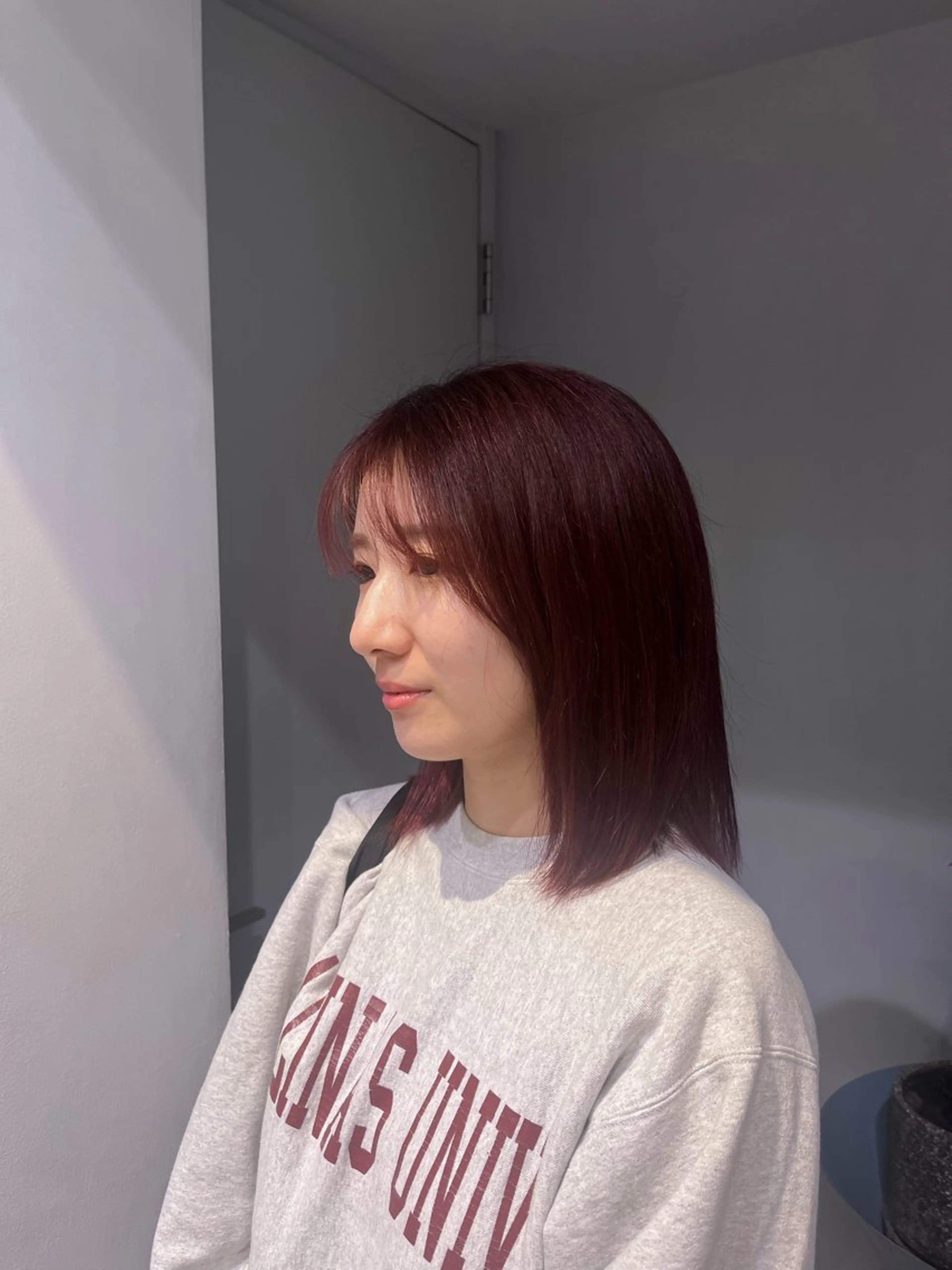 ミディアム カラー カシス -みつま はるな-のヘアスタイル