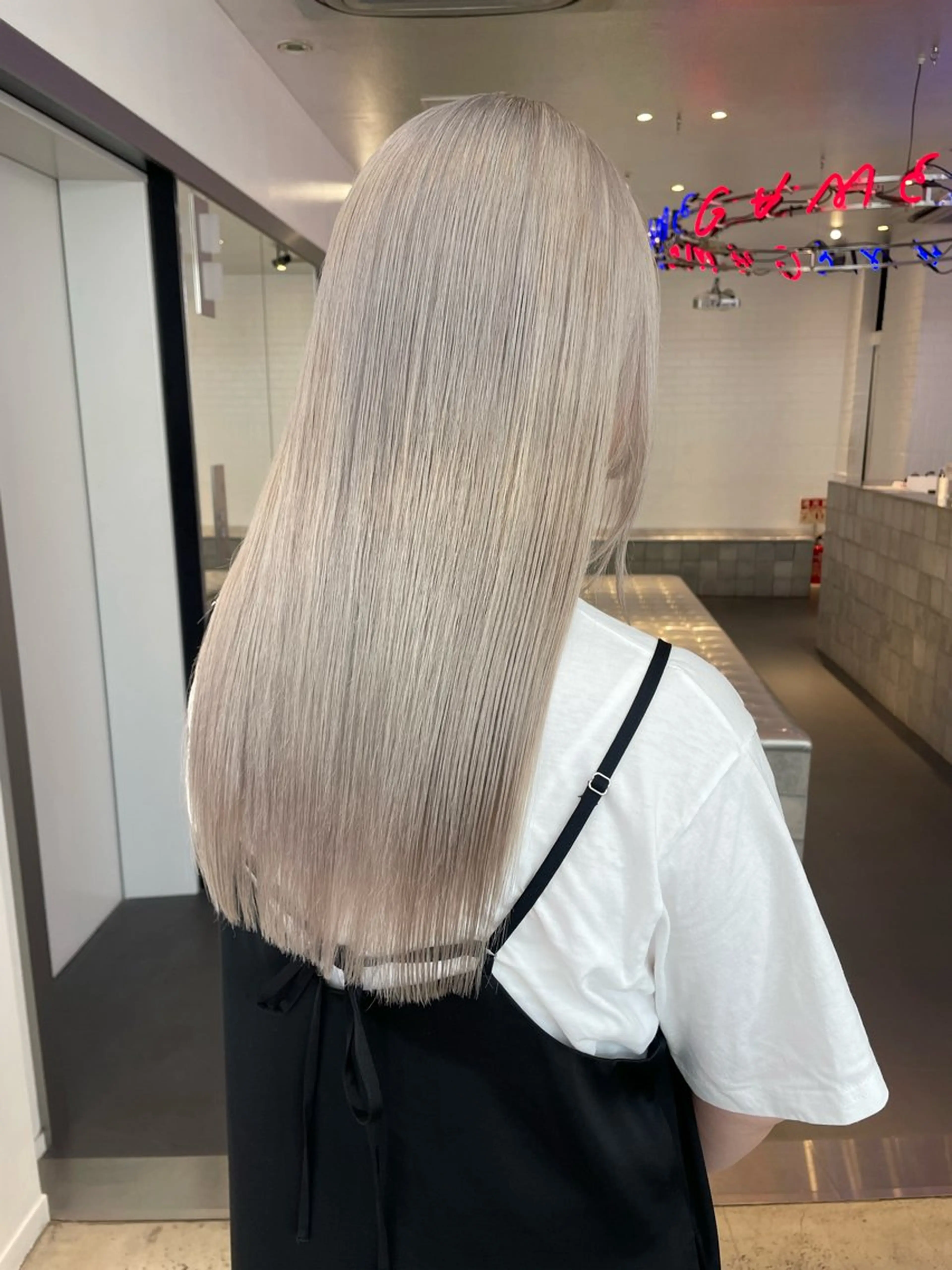 ロング カラー ヘアカラー トリートメント 💫色落ちまで可愛い ブリーチ💫ユウゴのヘアスタイル