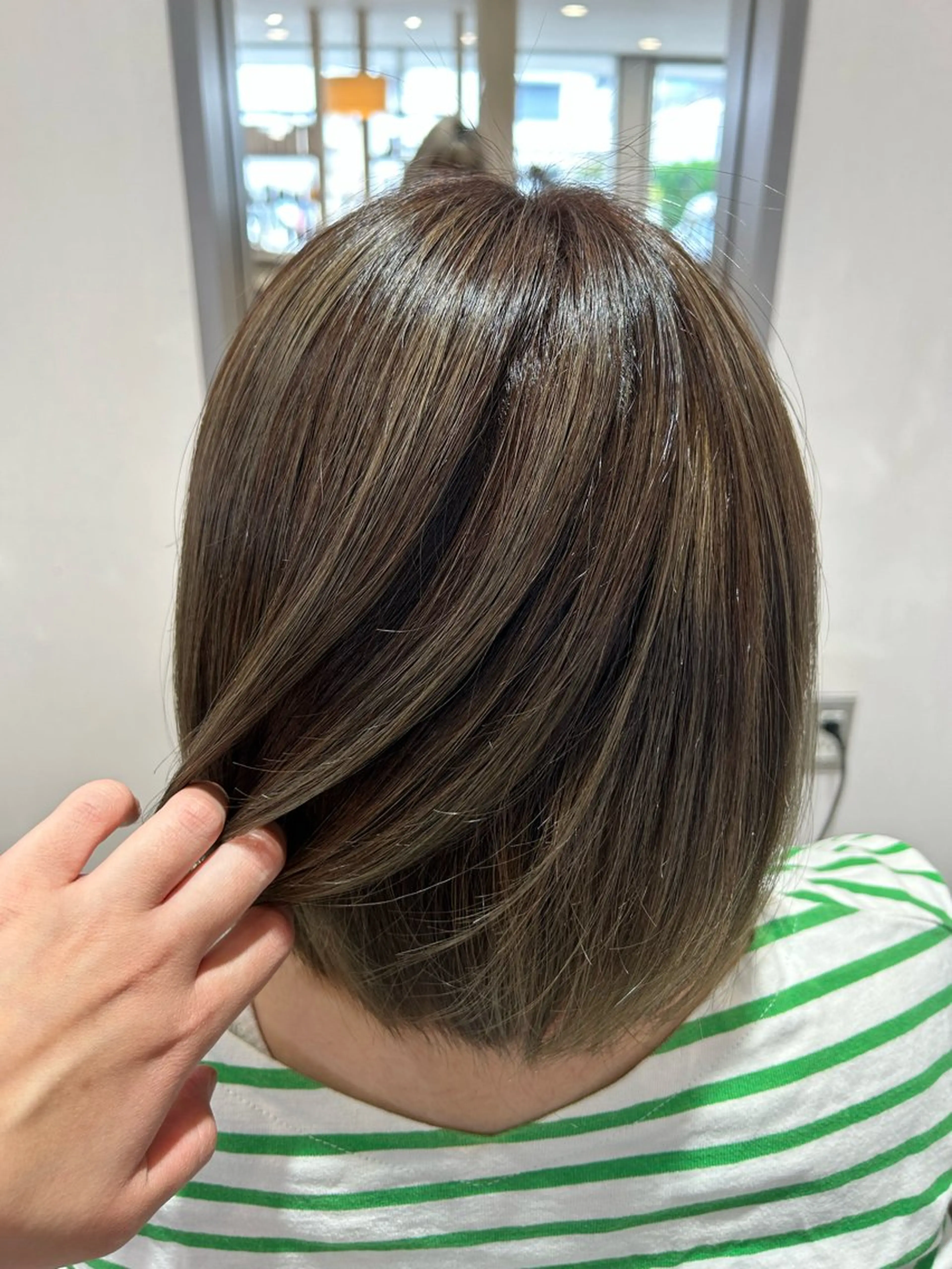 ショート カラー 大西 葵のヘアスタイル