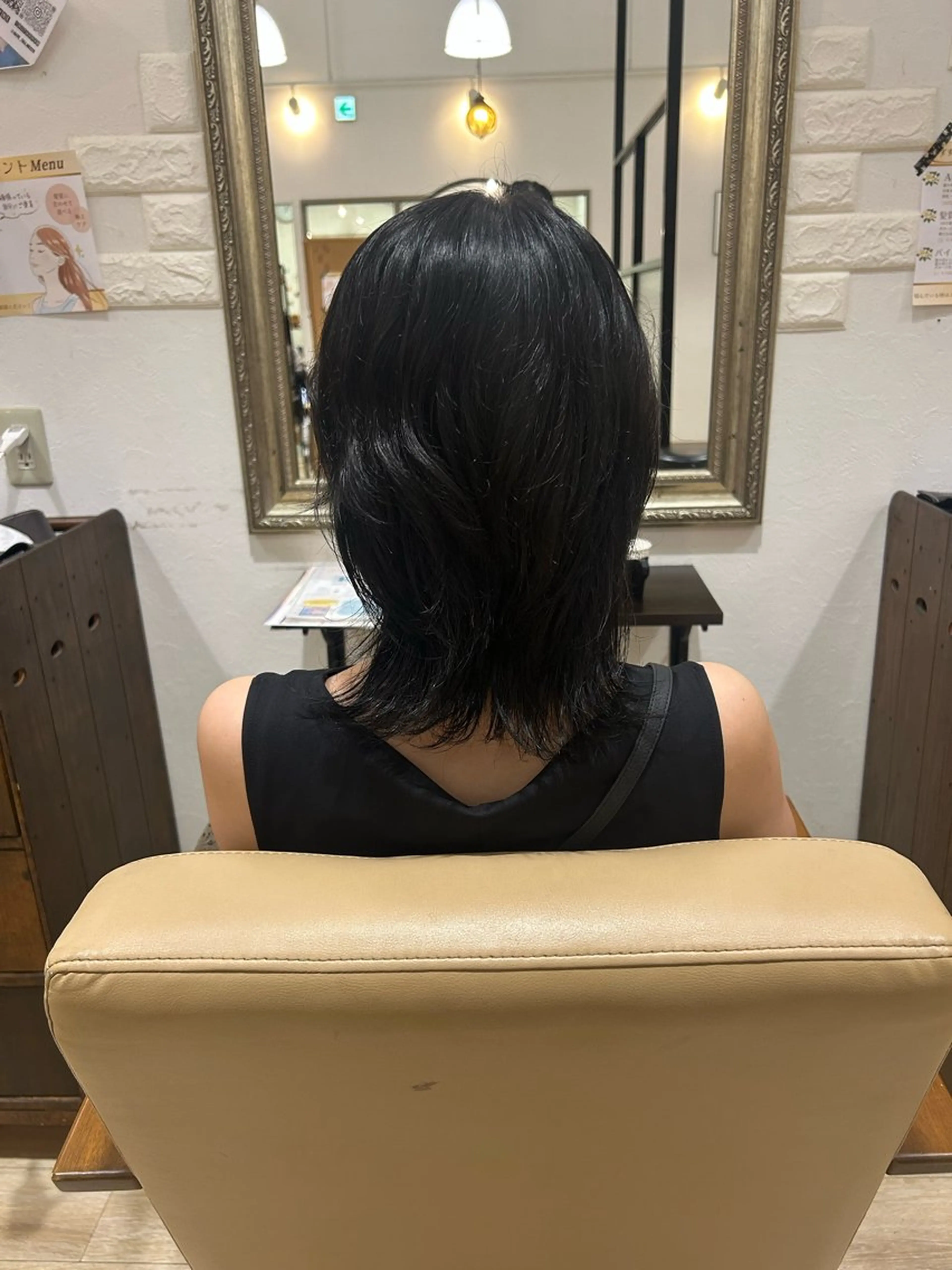 ミディアム 神谷 あいりのヘアスタイル