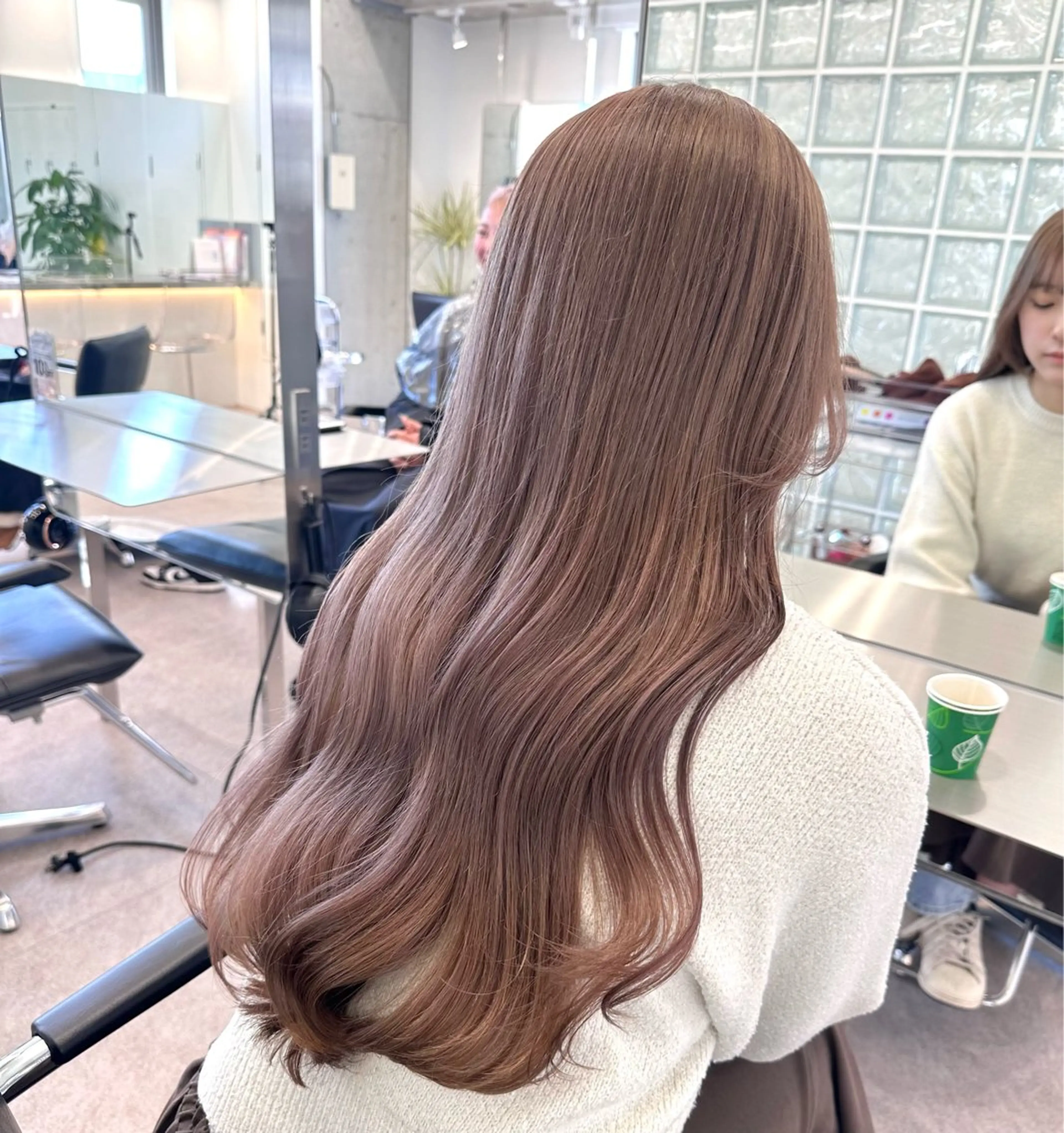 ロング ヘアカラー ヘーゼルブラウン ゆりのヘアスタイル