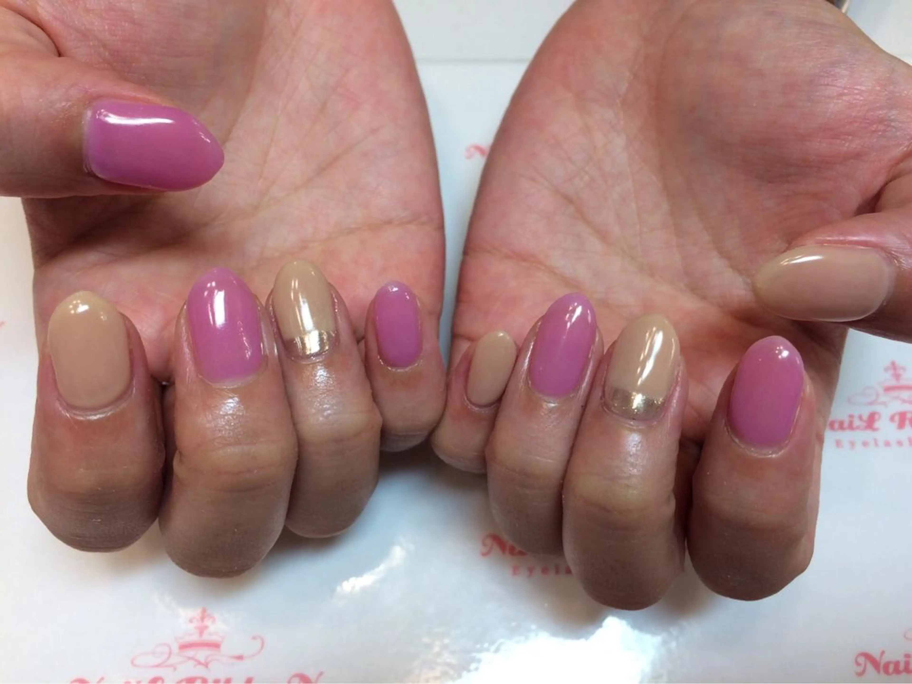 ネイル ネイルリボン 受付スタッフのネイルデザイン