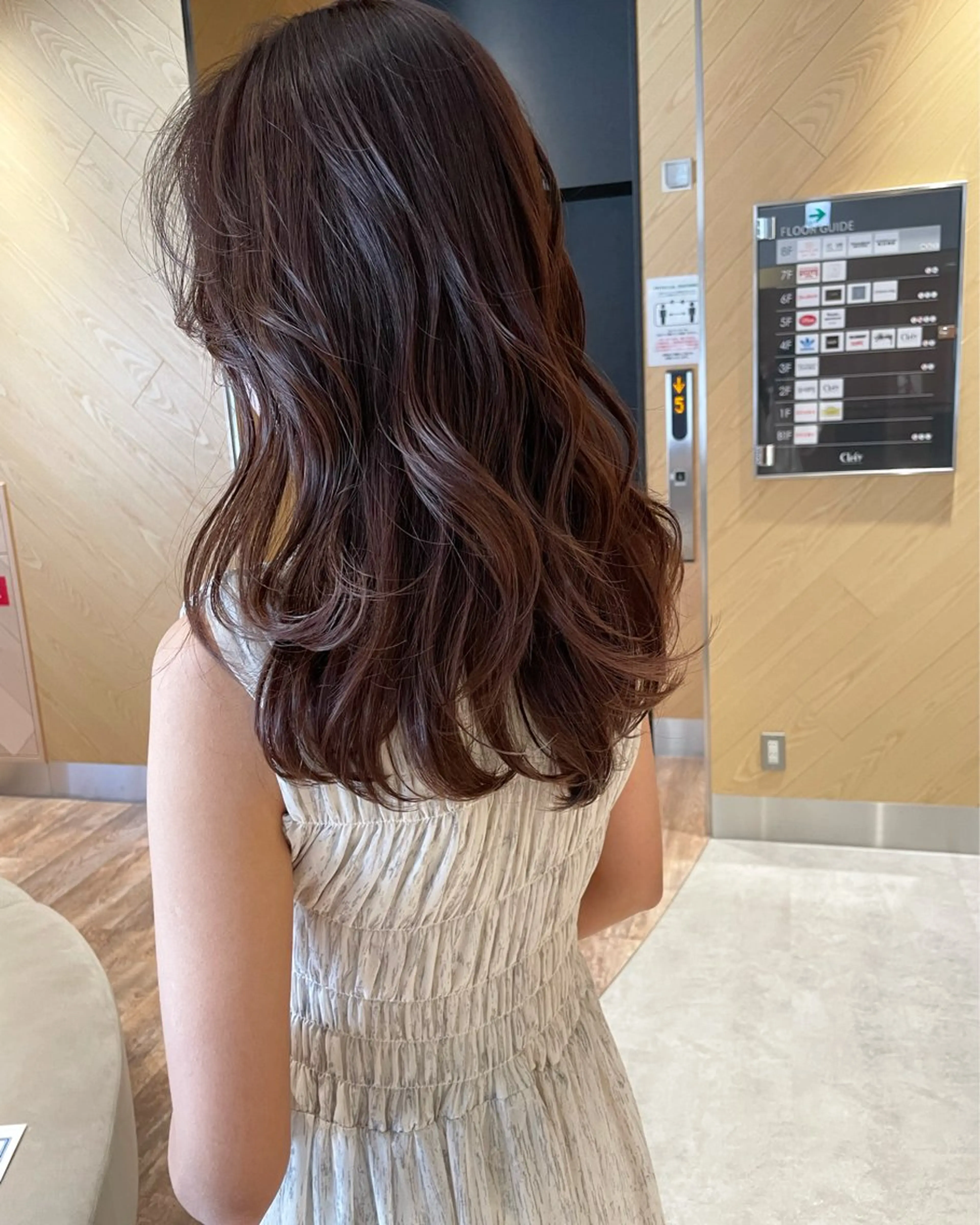 ロング カラー ブラウンカラー レイヤーカット ロング カット ヘアカラー トリートメント Kamie 三宮のヘアスタイル