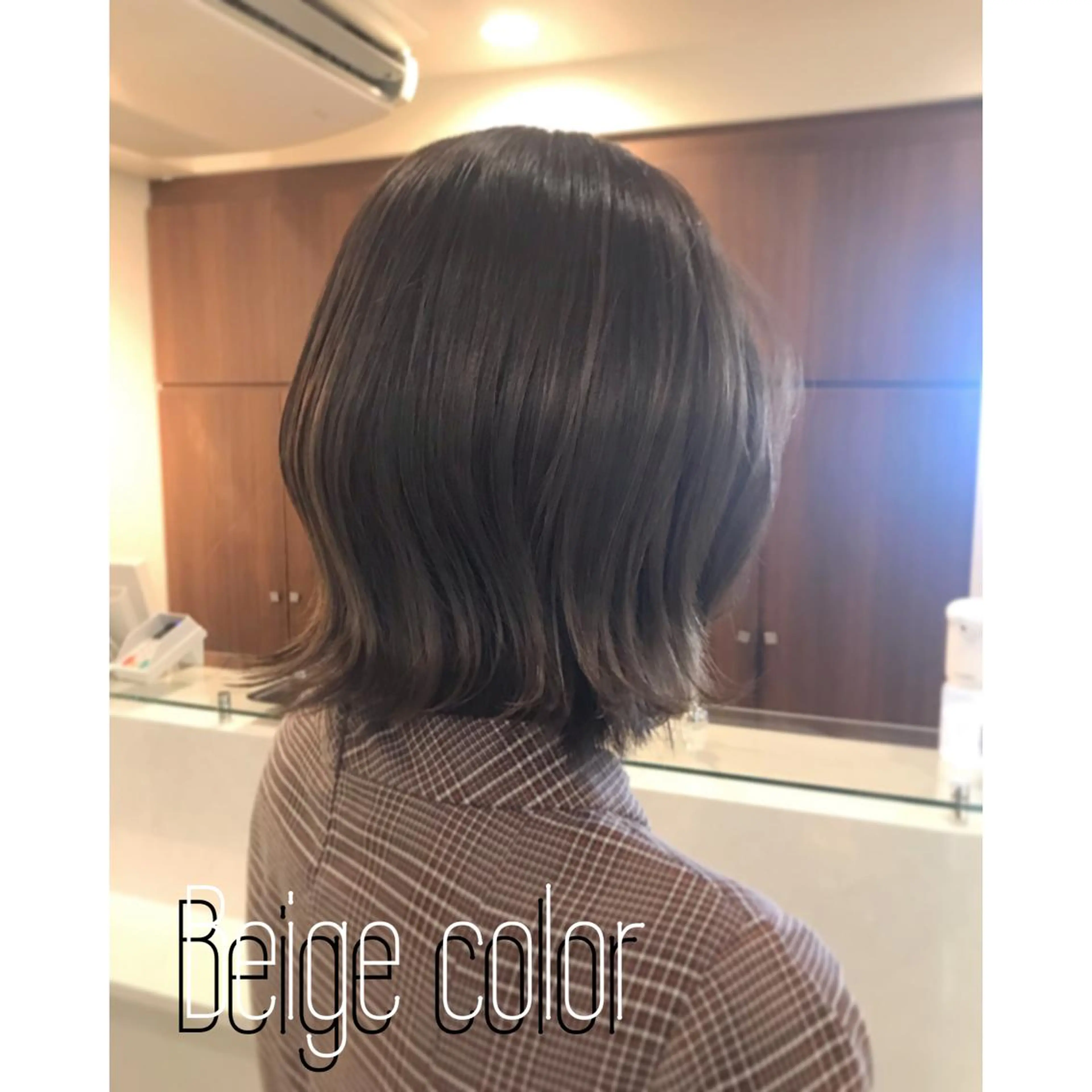 ミディアム カラー ベージュカラー 透明感カラー オリーブベージュ チーフデザイナー 若林　麻衣のヘアスタイル