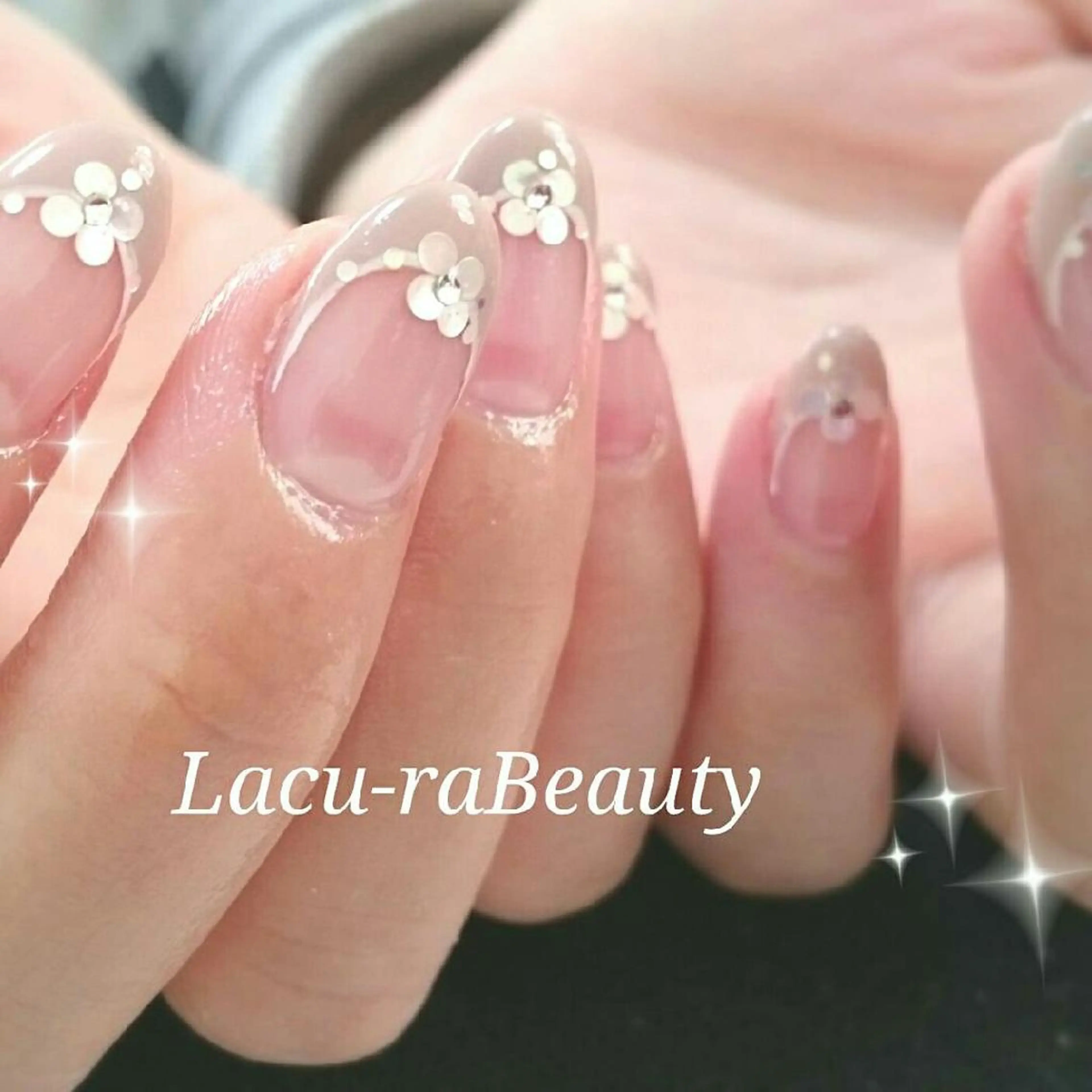 ネイル 小顔と腸の専門店 ラクーラビューティのエステ・リラクイメージ