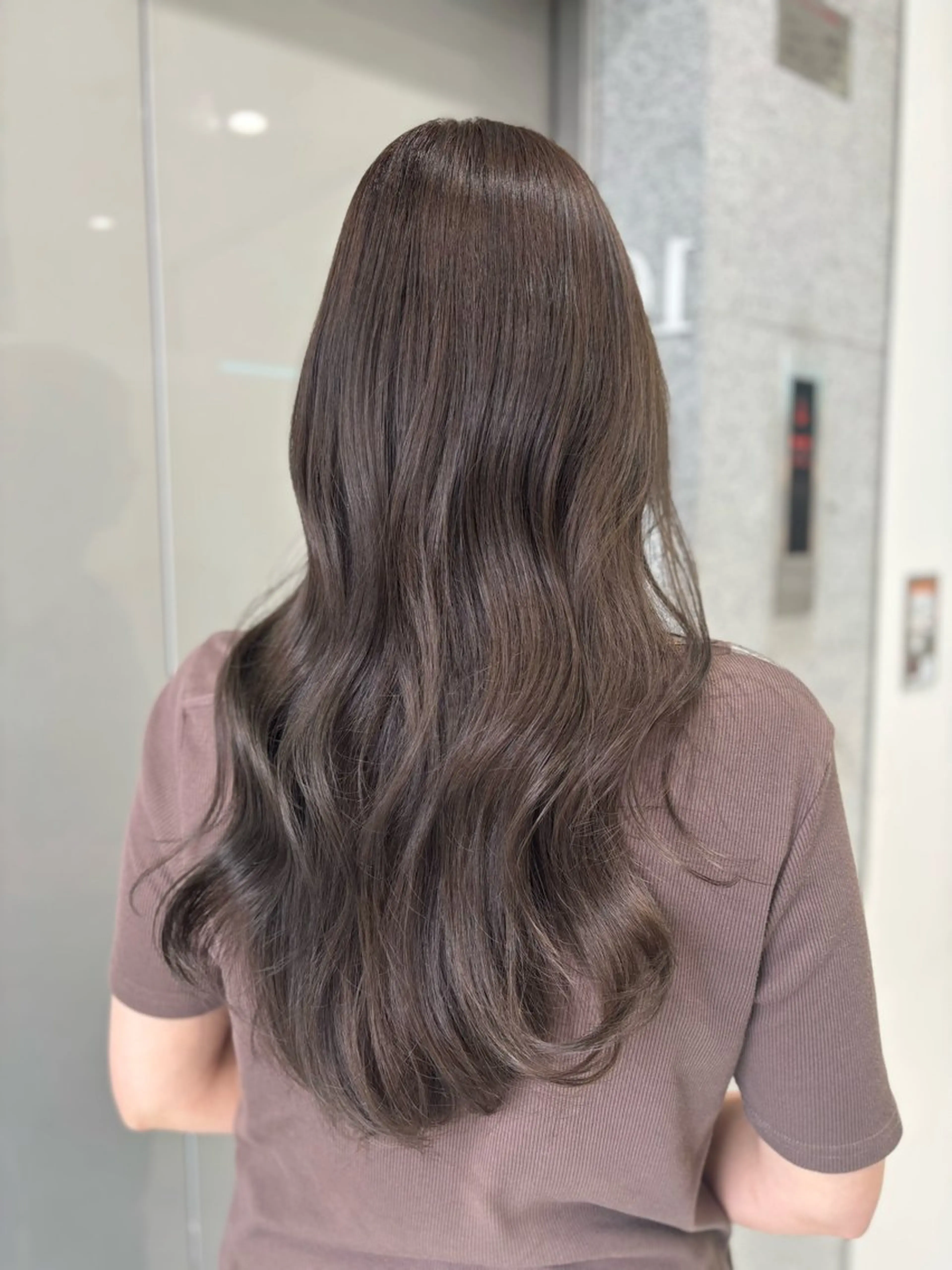 ロング カラー ヘアカラー トリートメント ヘッドスパ ヘアセット 流行りの透明感カラー ×縮毛矯正🤍ユウのヘアスタイル