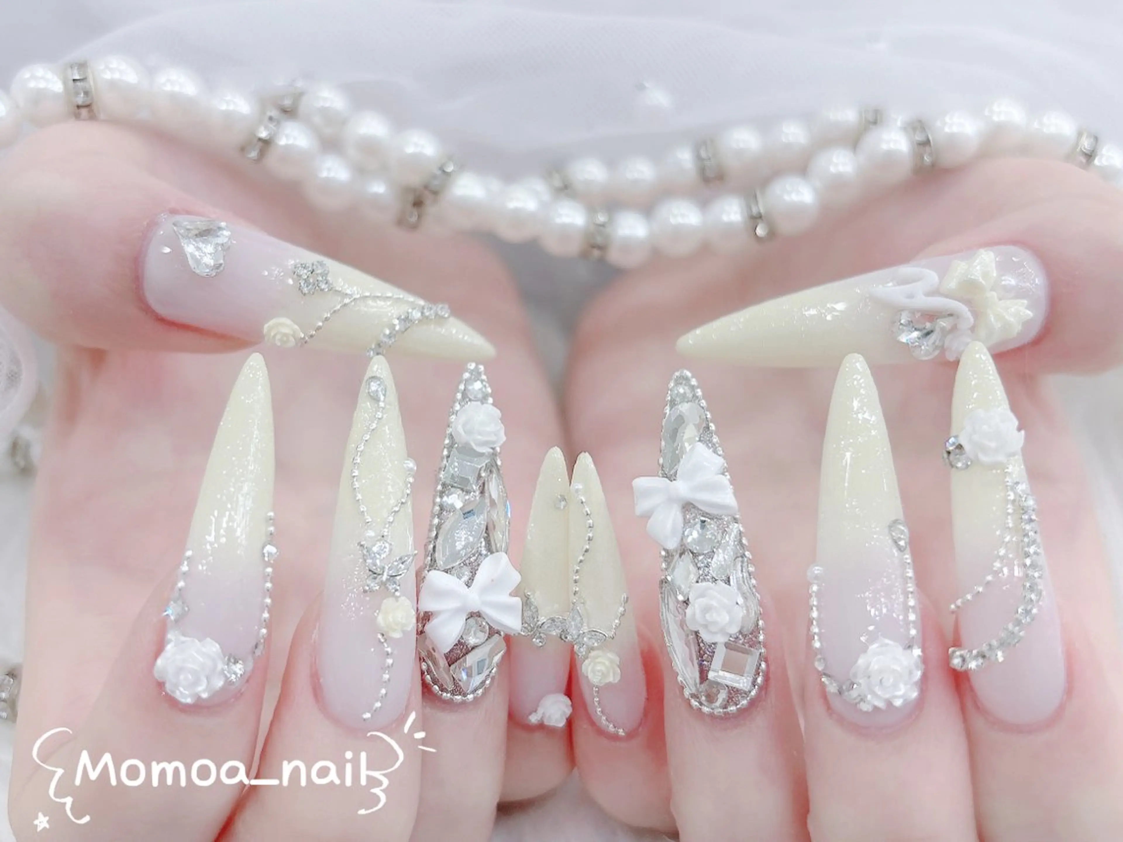 ネイル 成人式 ロングネイル マグネットネイル 大理石ネイル(マーブル) リボン ハンドネイル MoMoA Nail ネイル長さ出し専門店のネイルデザイン