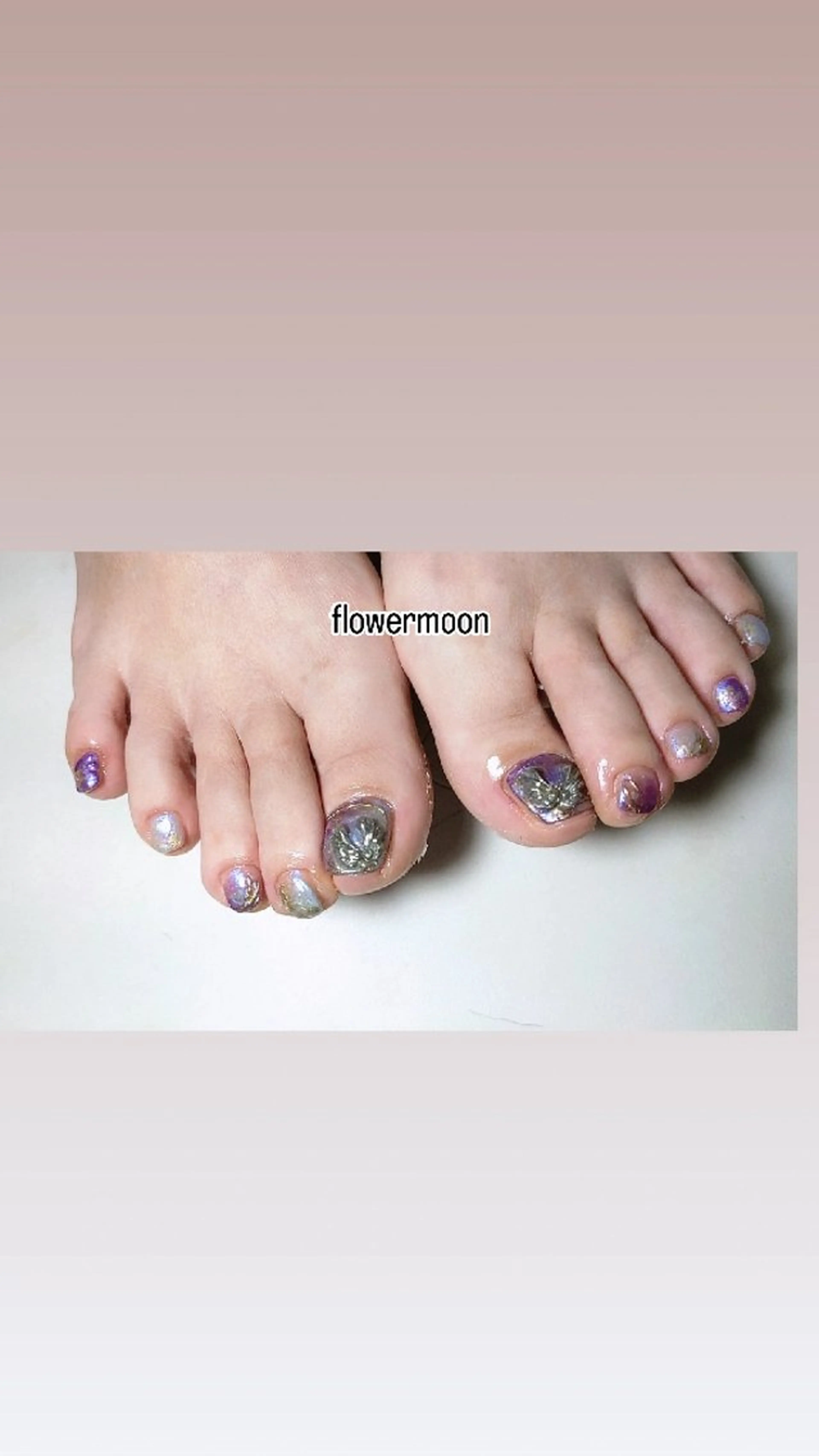 ネイル ミラーネイル フラワー ムーンのネイルデザイン