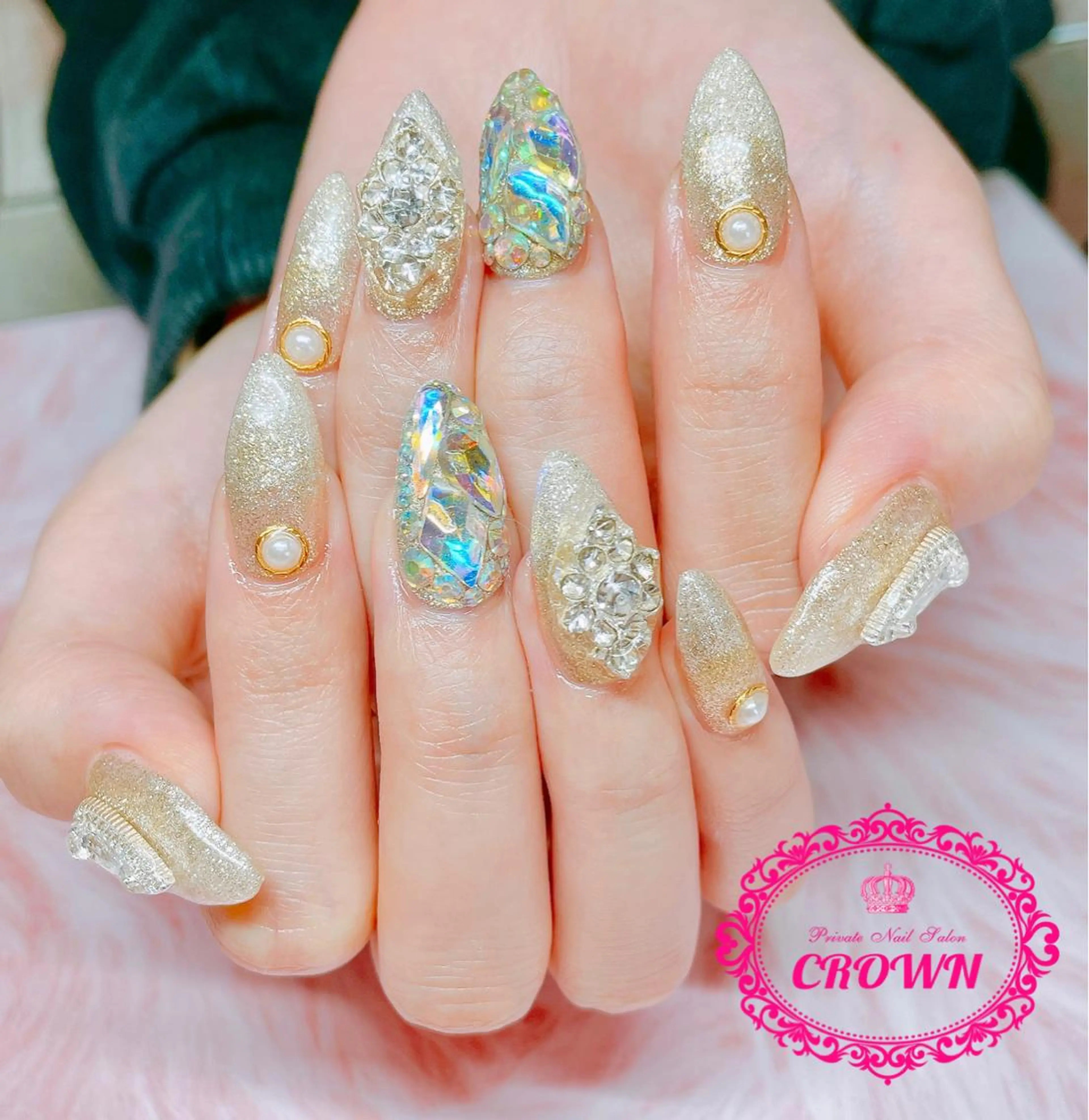 ネイル CROWN プライベートサロンのネイルデザイン