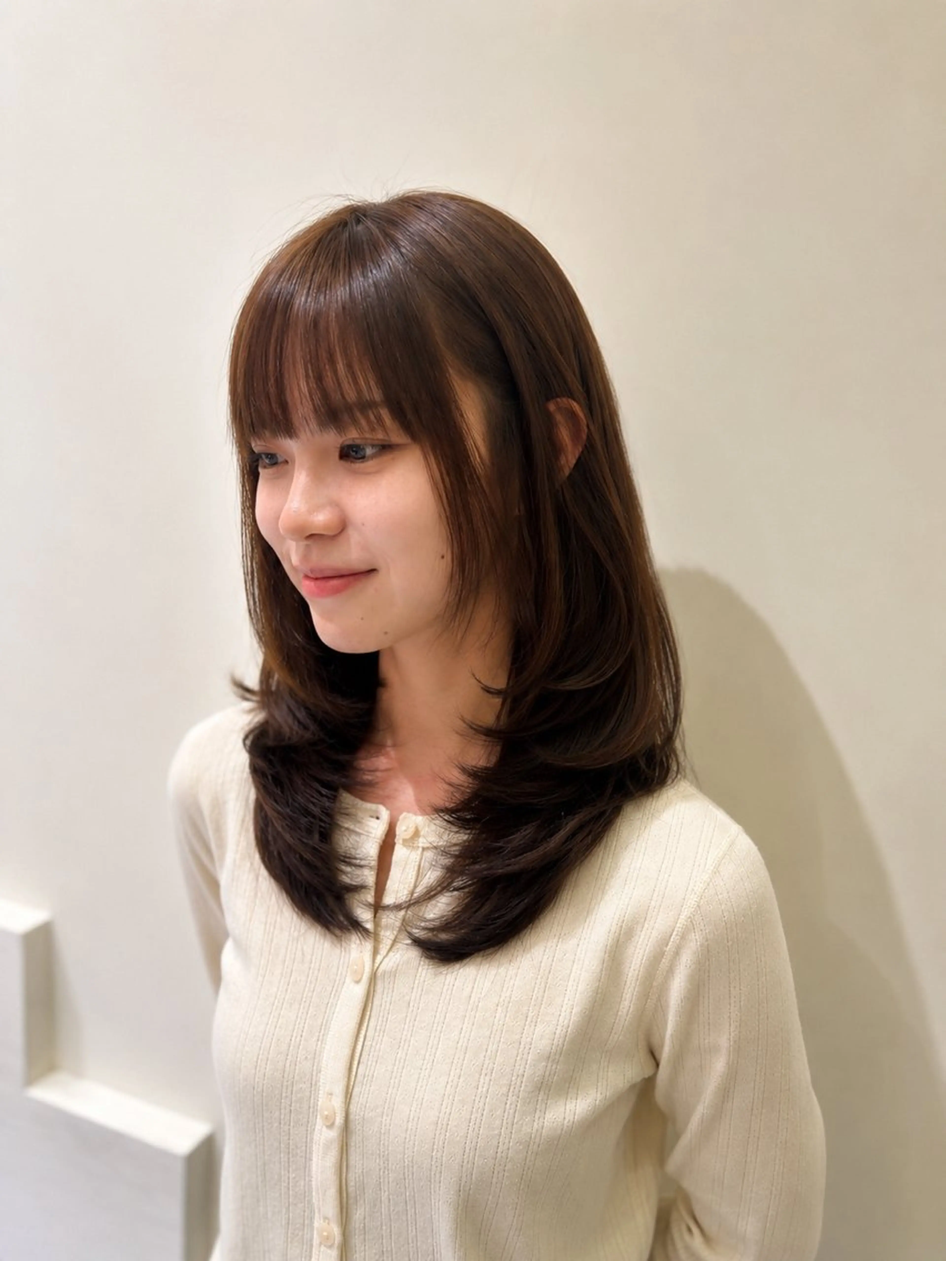 セミロング カット トリートメント 透明感グレージュ/ 縮毛矯正/静岡のヘアスタイル