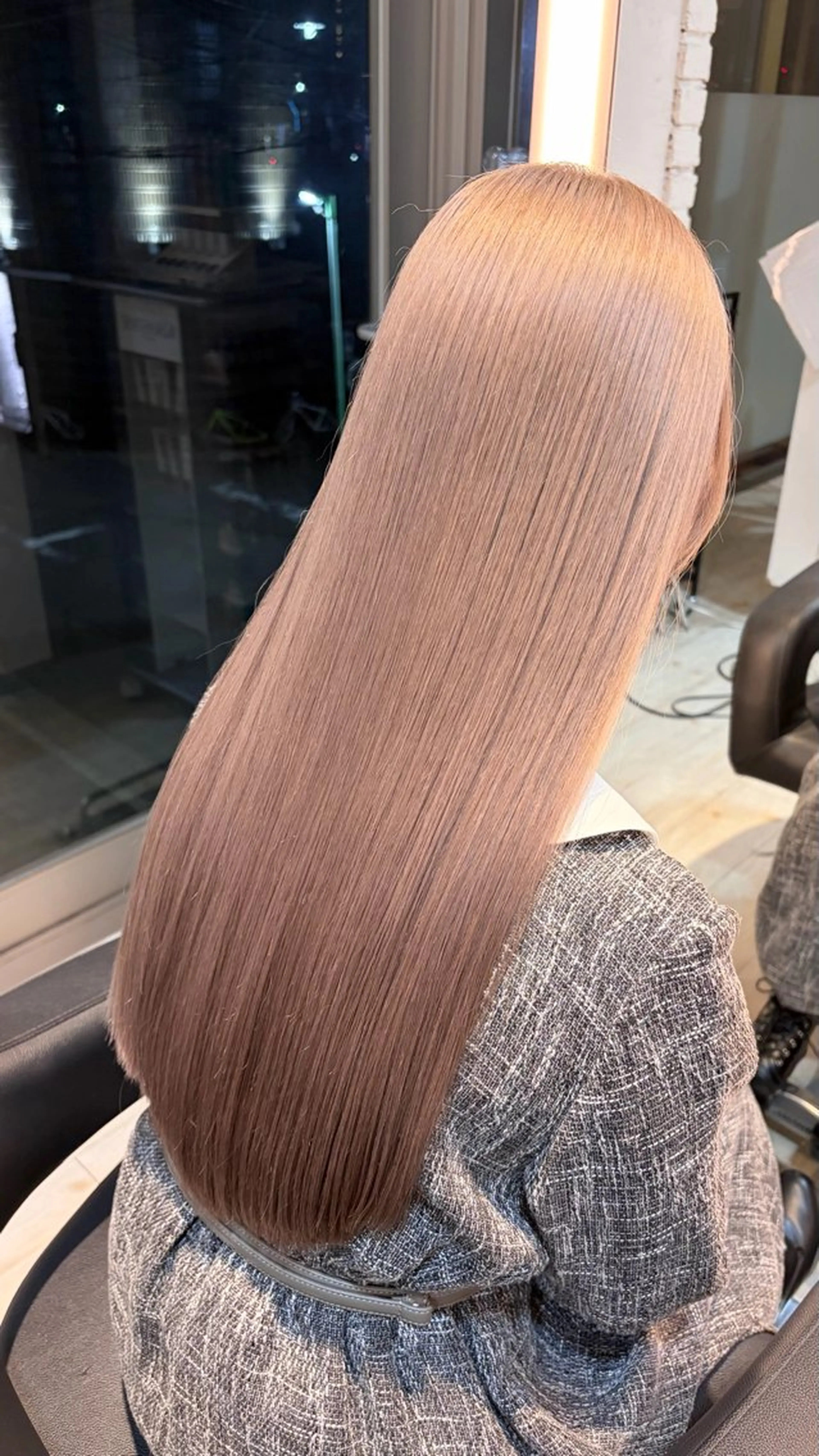 ロング カラー ヘアカラー トリートメント ブリーチ/髪質改善/ ハイトーン/暖色のヘアスタイル