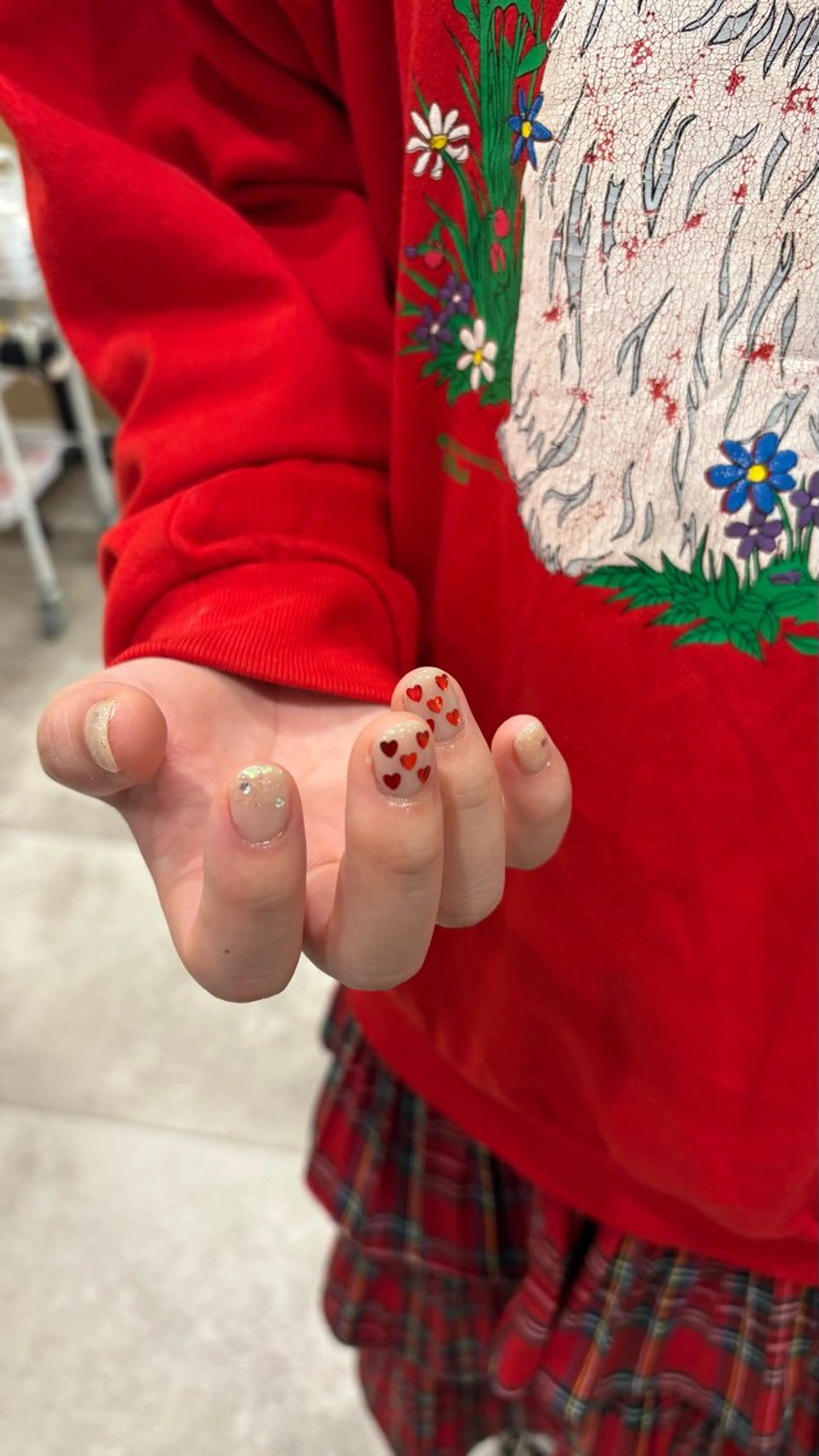 ネイル しおん🎶｜ひと 癖ニュアンス｜個性派のネイルデザイン