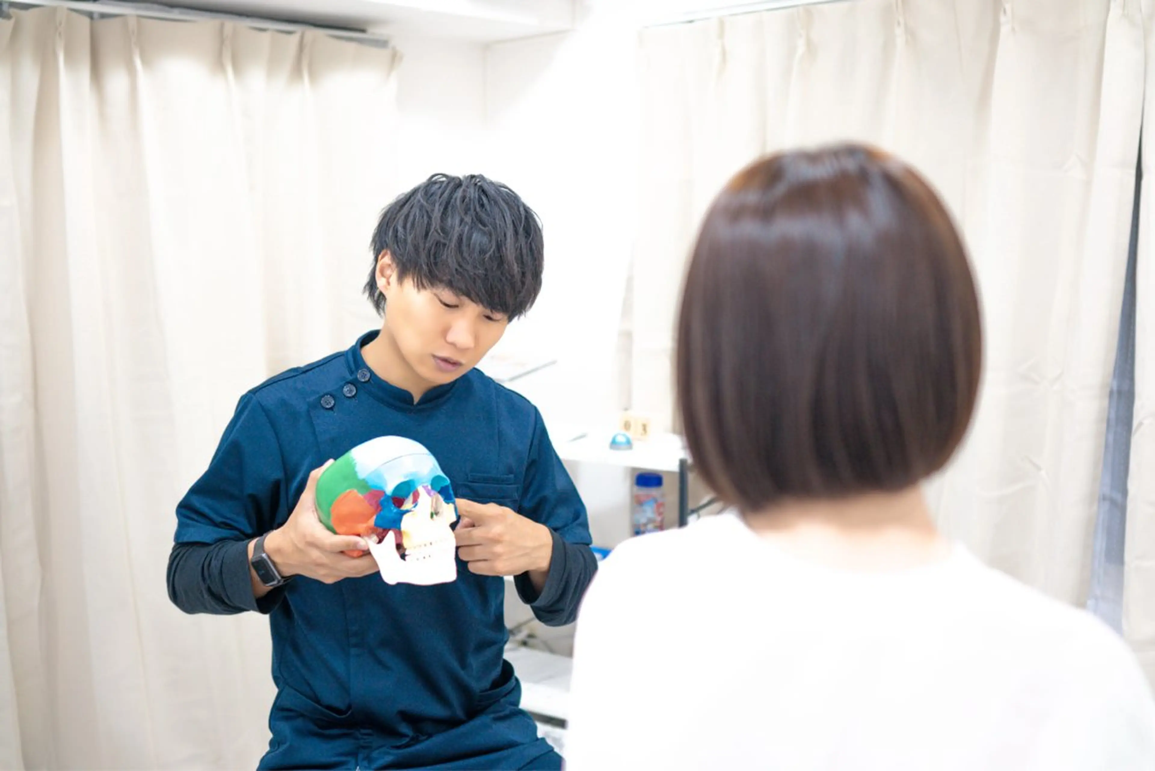 美容鍼×小顔×猫背× ブライダル 大阪梅田のエステ・リラクイメージ