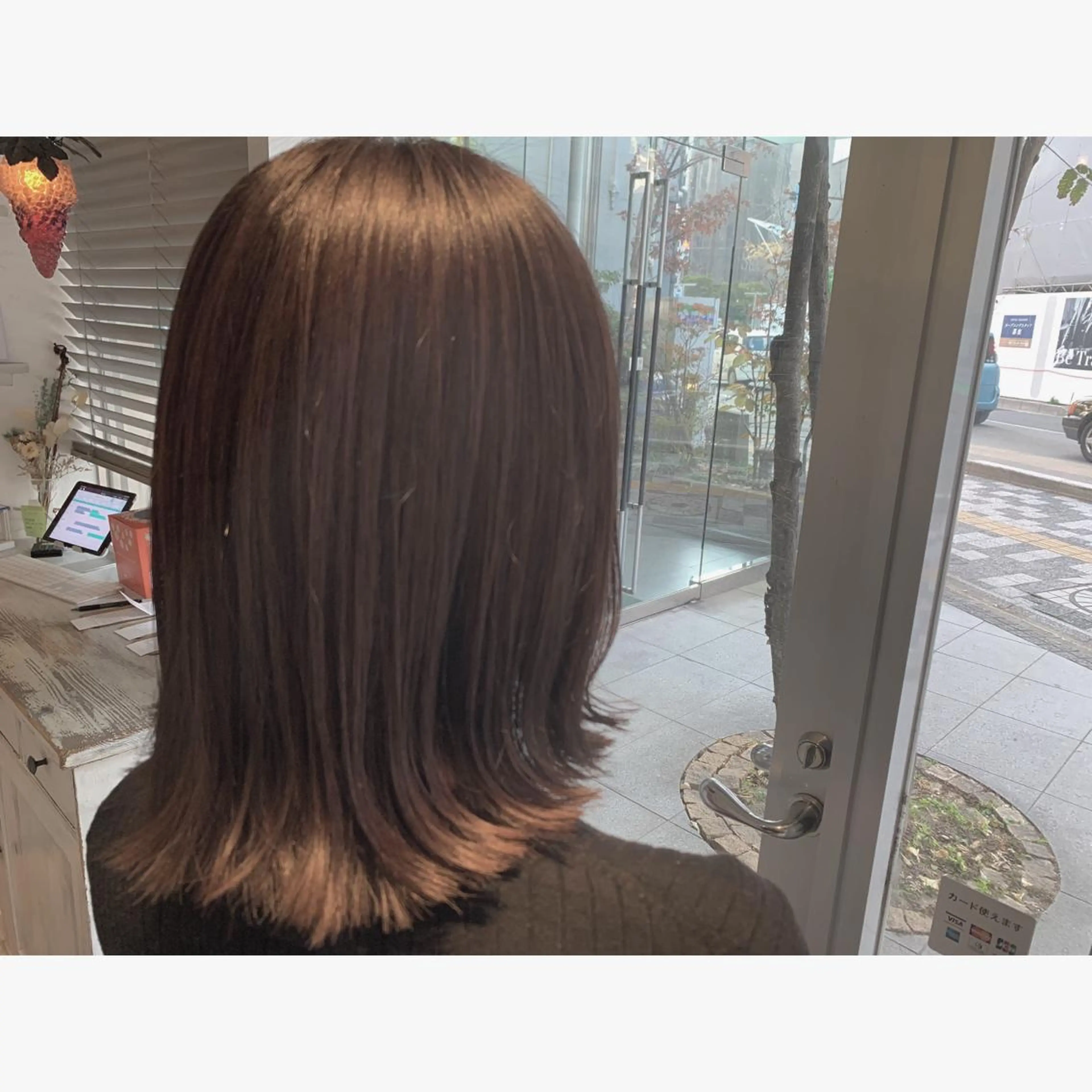 ミディアム カラー fio マナミのヘアスタイル