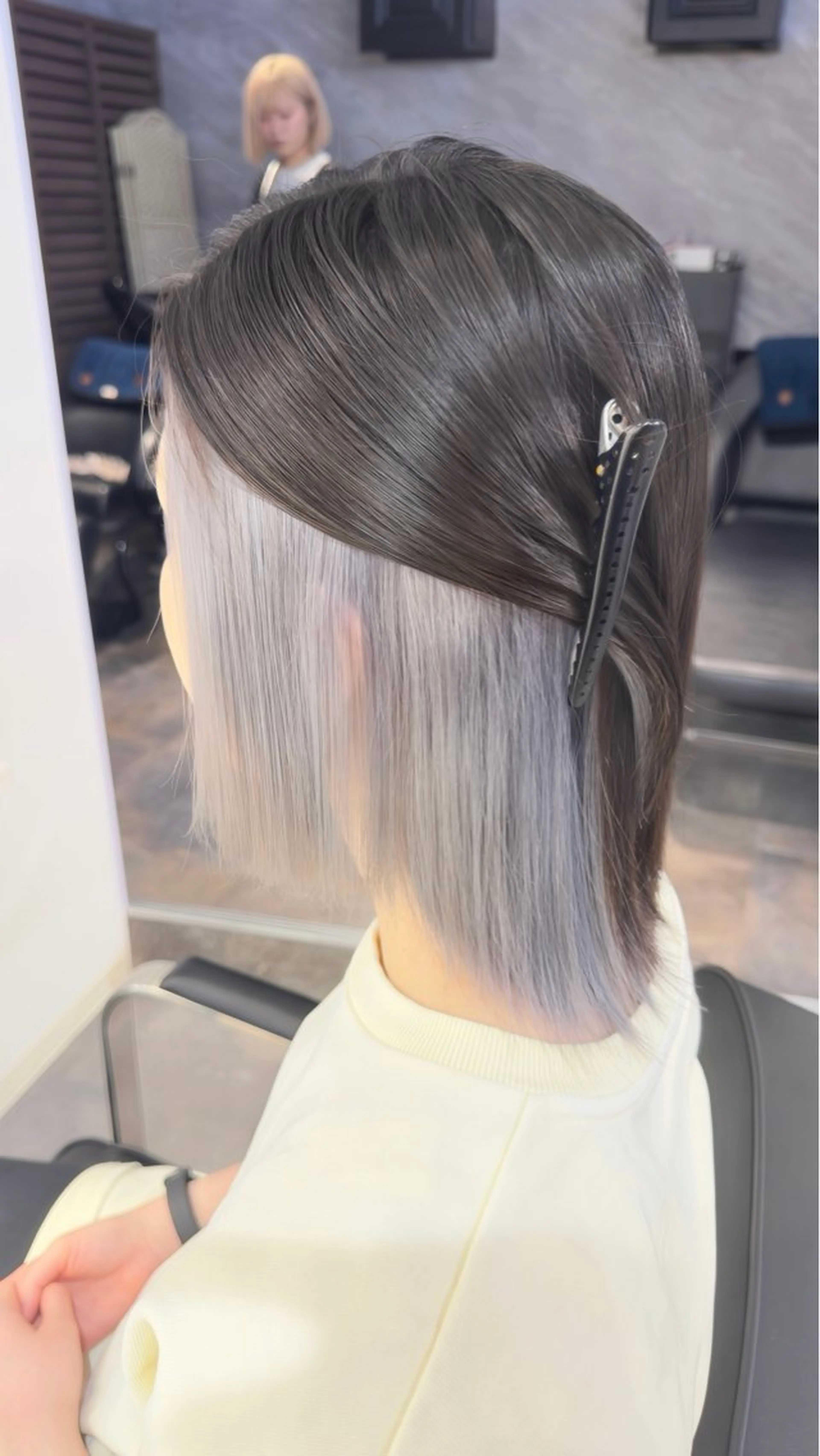 ショート カラー せいと/レイヤー/ ハイトーン/艶髪のヘアスタイル