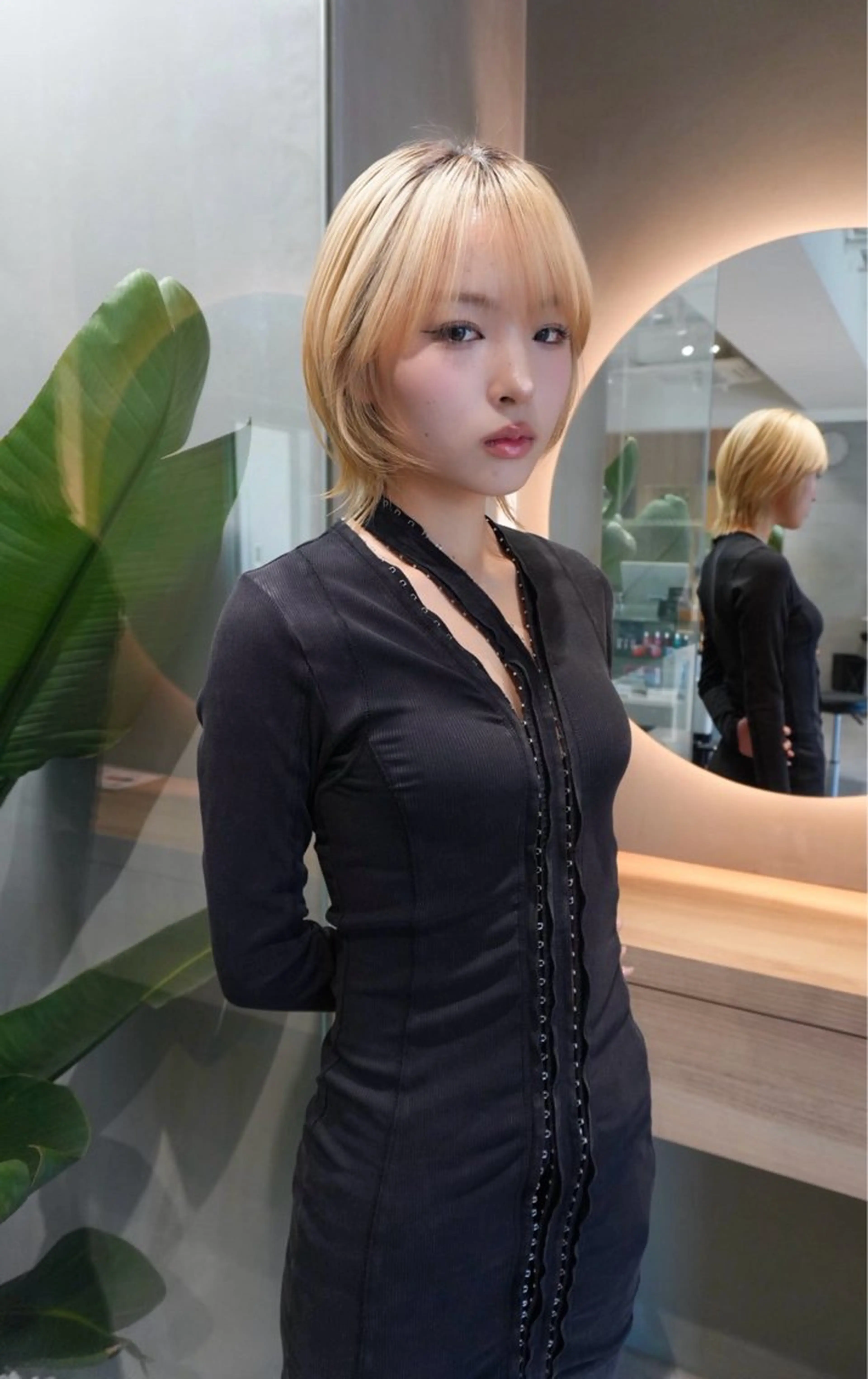 ショート カラー ブロンド ショートヘア MINX 髙田凜々子 ボブ/ハイトーンのヘアスタイル