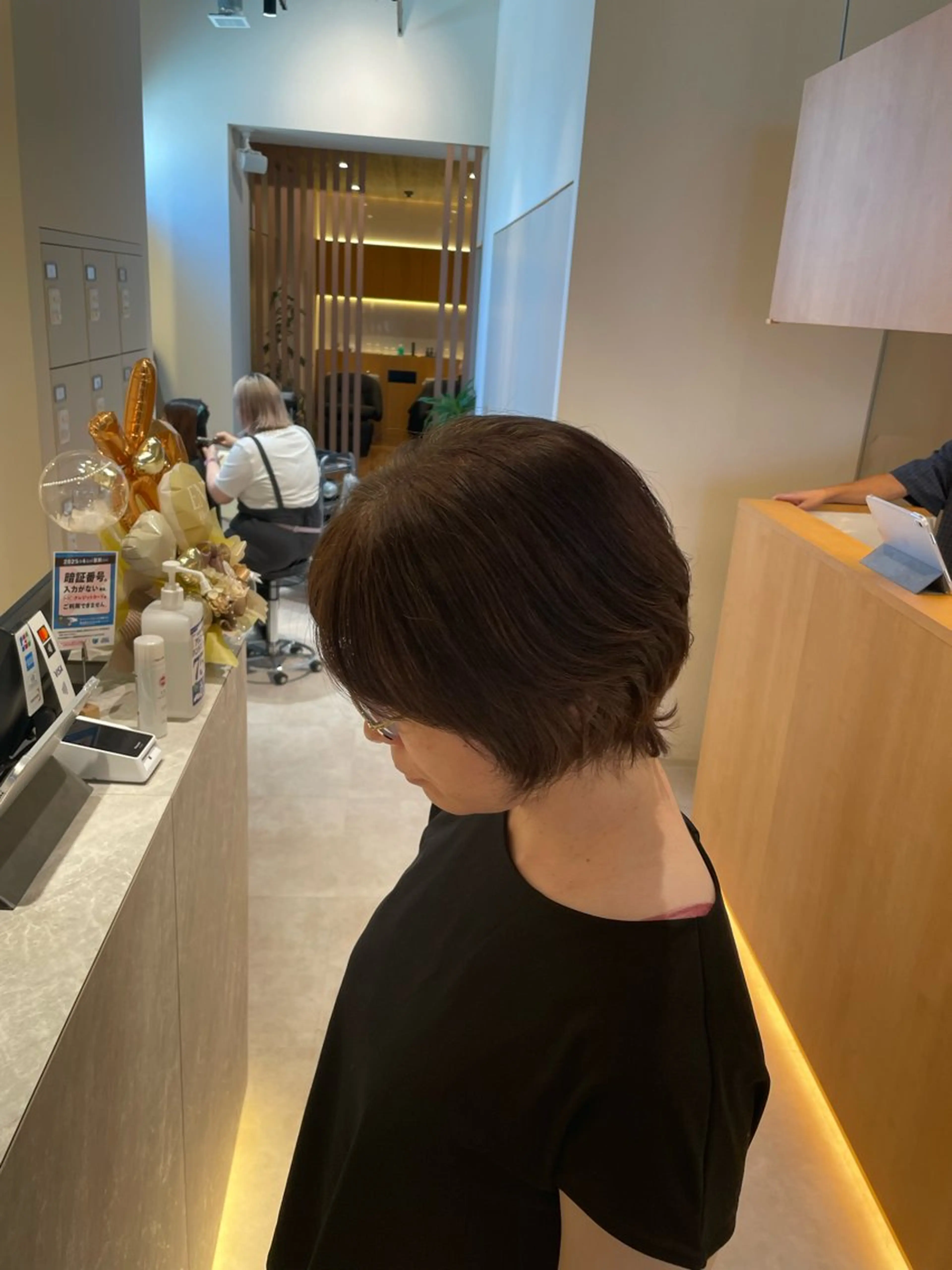 ショート カラー ブリーチ ブリーチなしカラー 脱白髪染め白髪ぼかし TERA（寺崎）のヘアスタイル