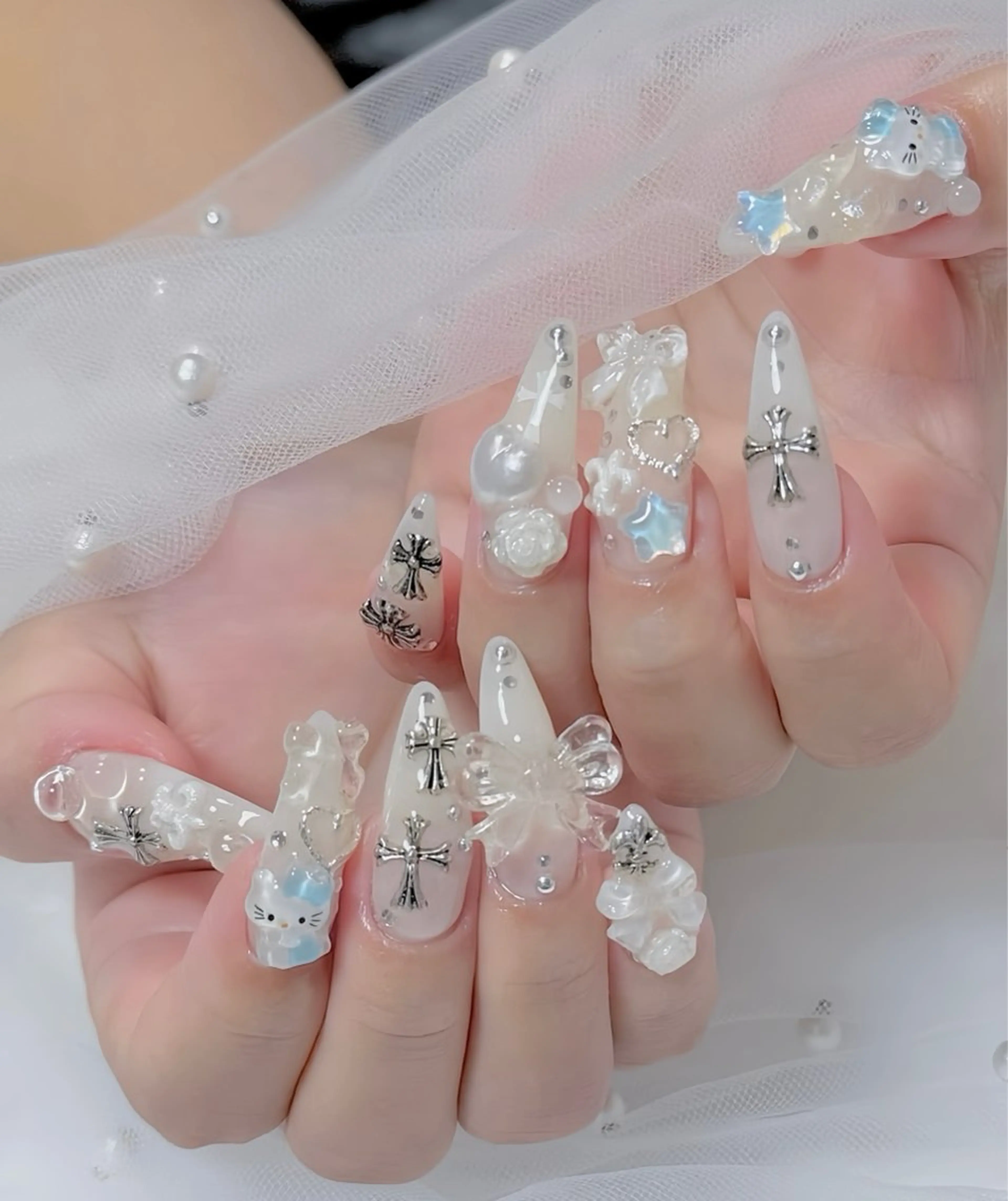 ネイル オーロラネイル チークネイル 桜ネイル クリアネイル ドット ハンドネイル Rin Nail Shinokuboのネイルデザイン