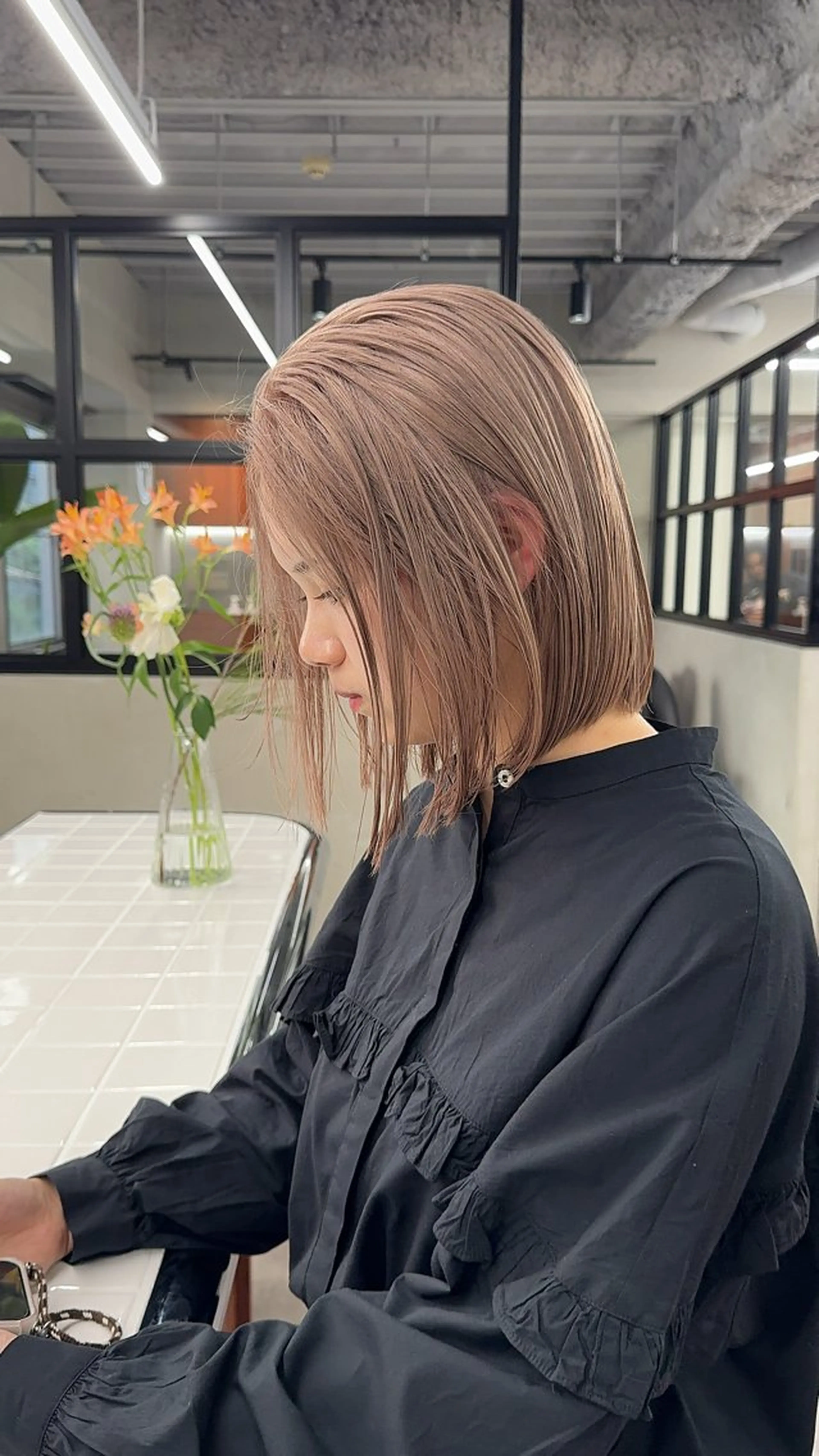 ショート カラー アッシュ ベージュカラー ブリーチ ブロンド ブラウンカラー ブリーチ　ハイトーン 特化🌈フジタハルキのヘアスタイル